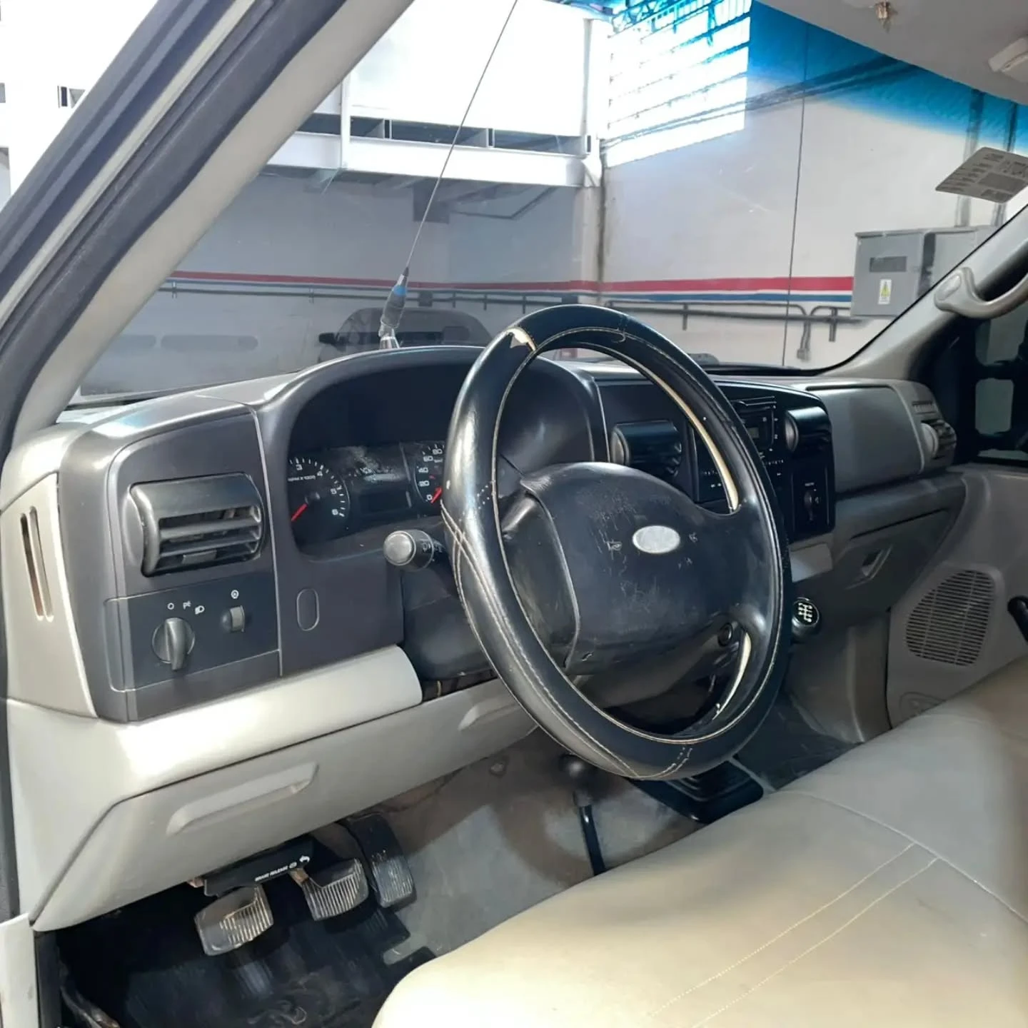 2009 Ford F-350 — foto 7
