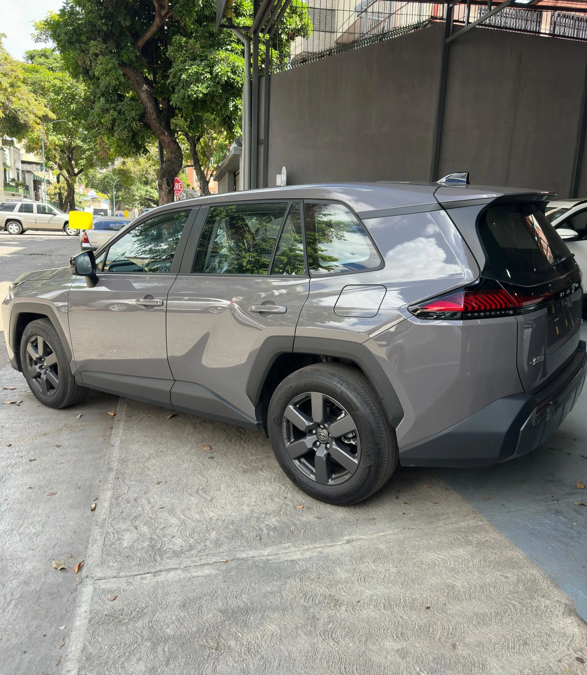 2026 Toyota RAV4 — foto 2
