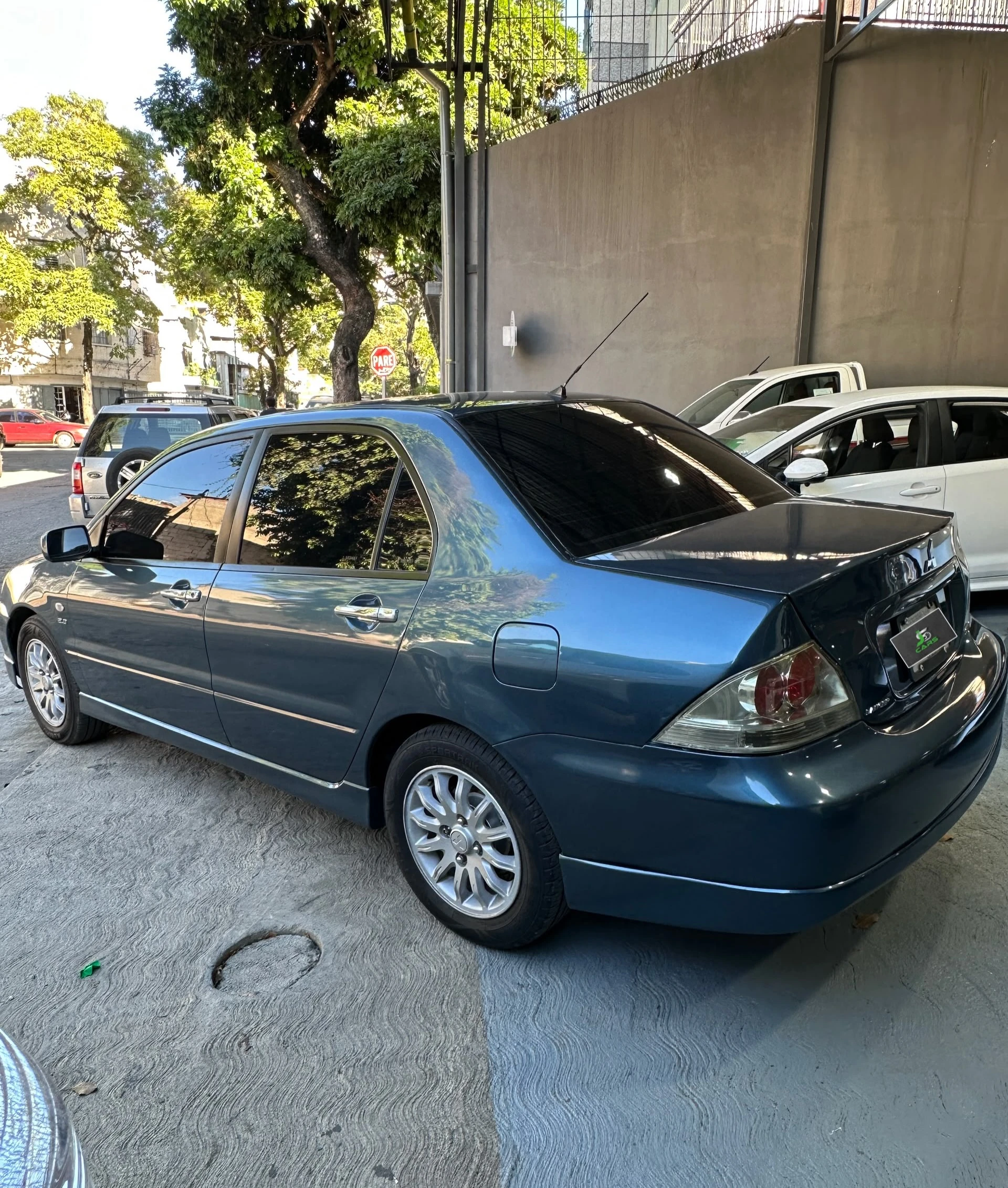 2011 Mitsubishi Lancer Touring — foto 2