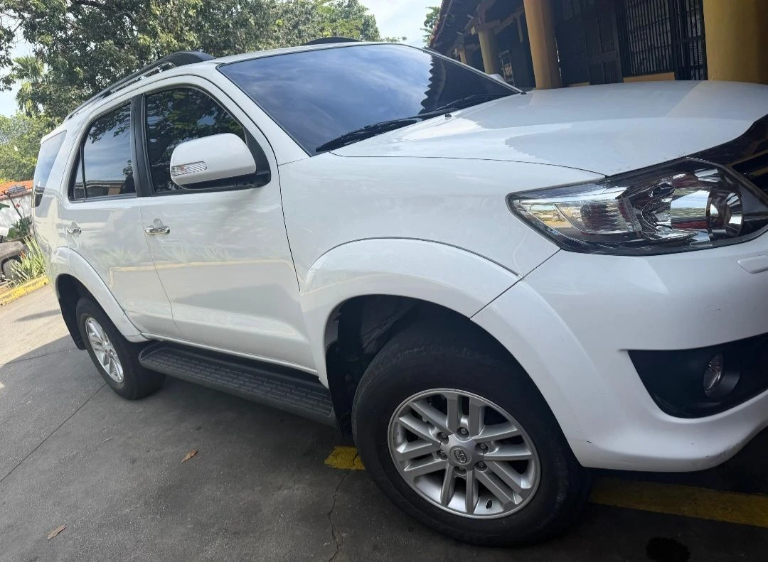 2012 Toyota Fortuner XLE PREMIUN