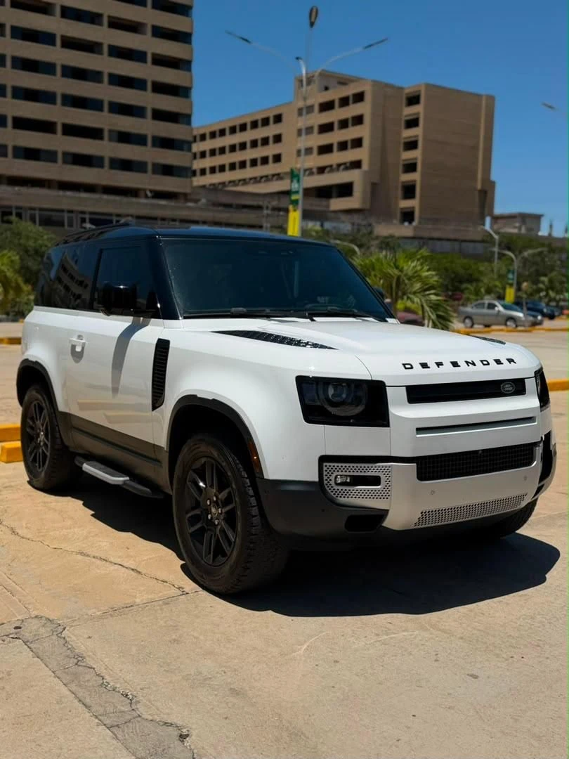 2024 Land Rover Defender 90 P300 S90 SPORT
