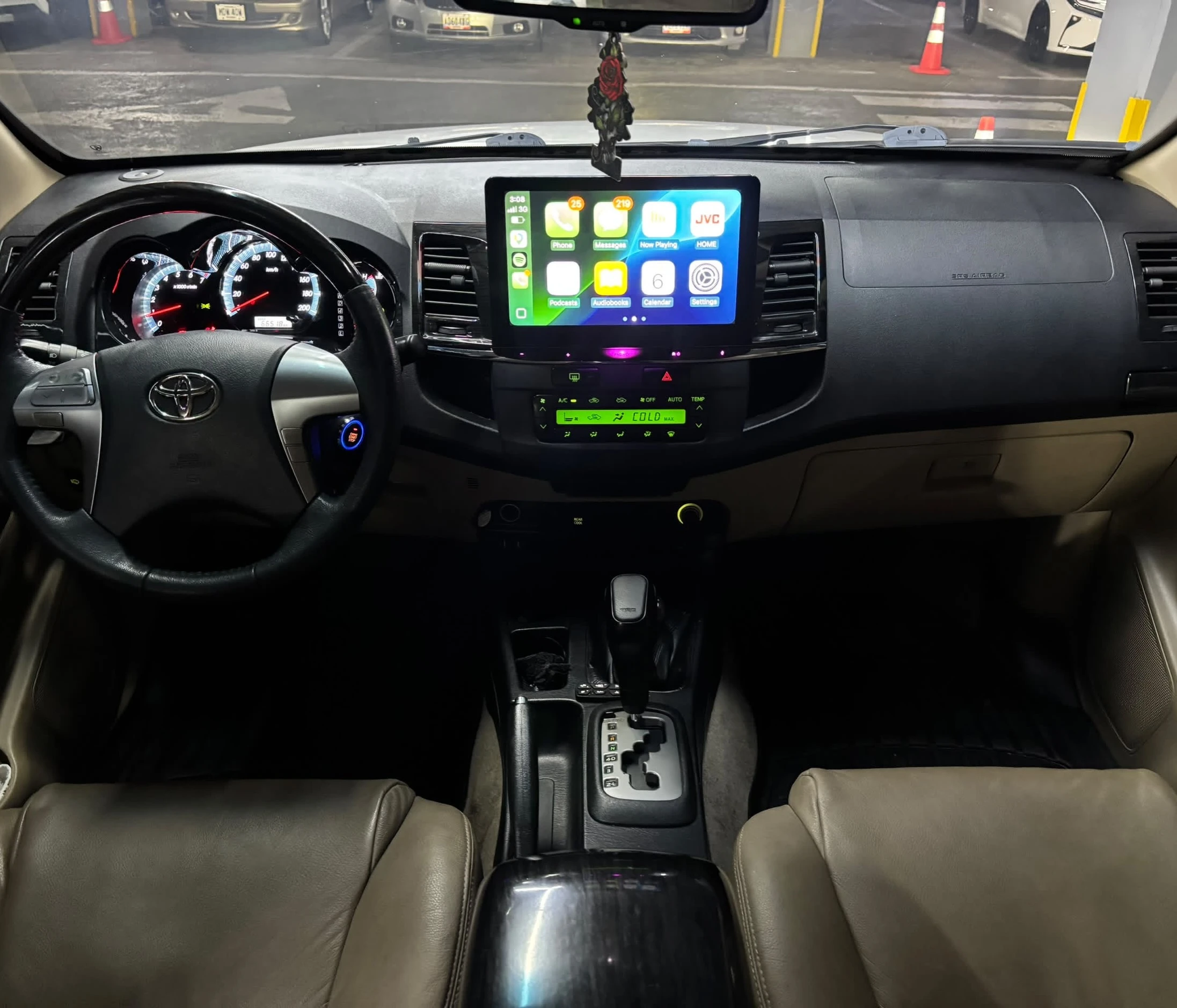 2018 Toyota Fortuner — foto 9