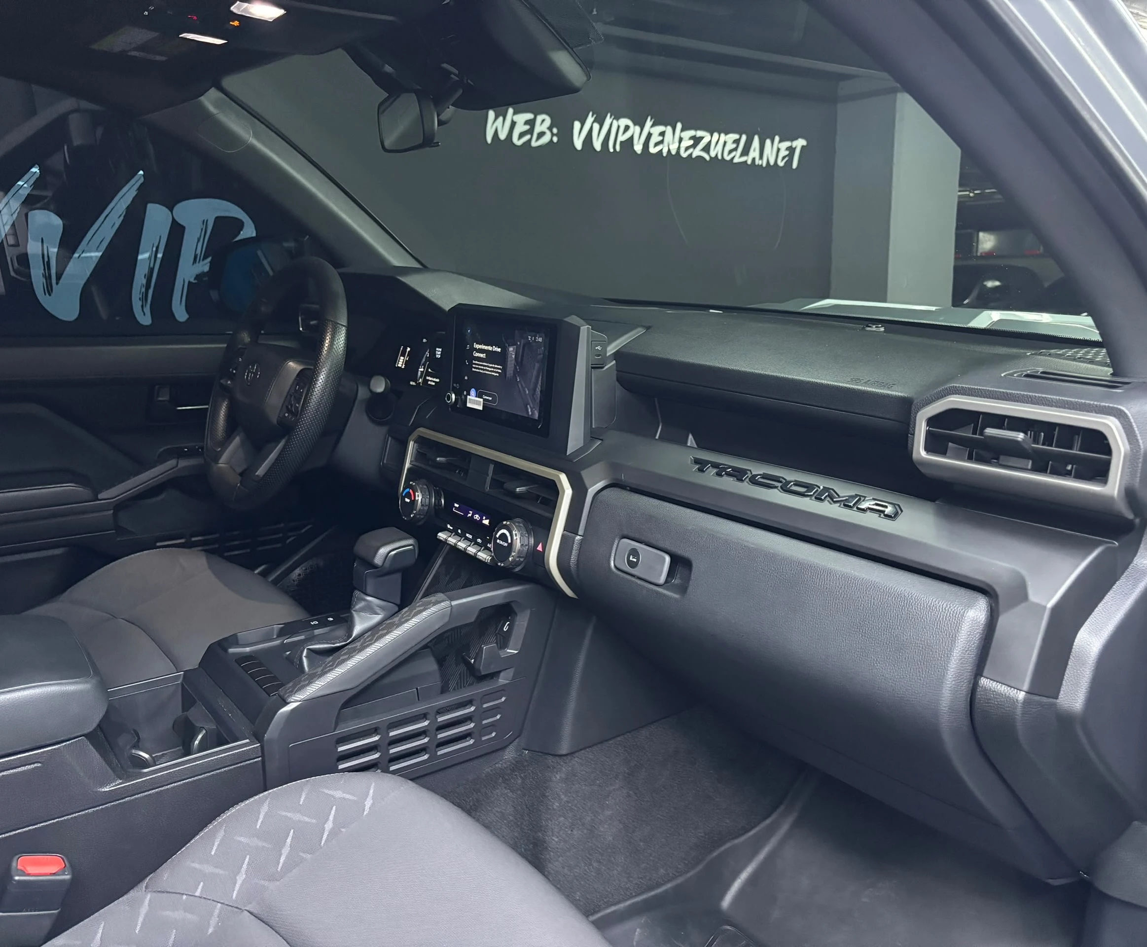 2024 Toyota Tacoma TRD SPORT — foto 8