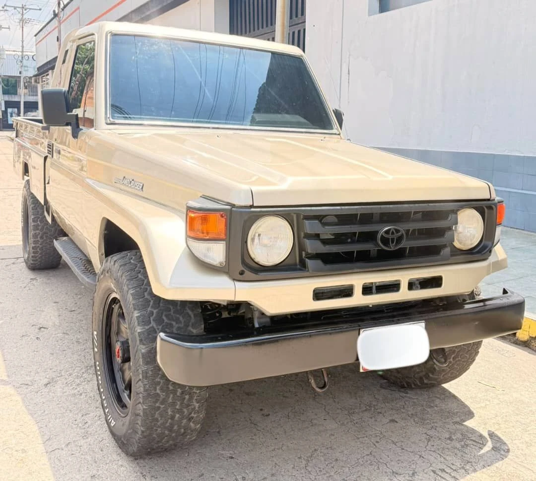2008 Toyota Land Cruiser Pickup