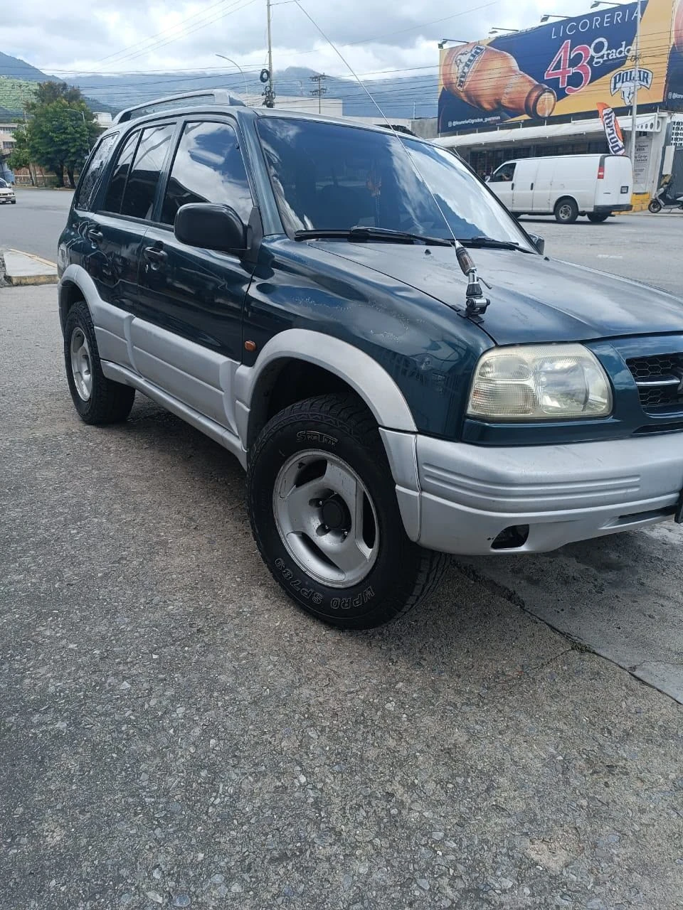 2001 Chevrolet Grand Vitara Le