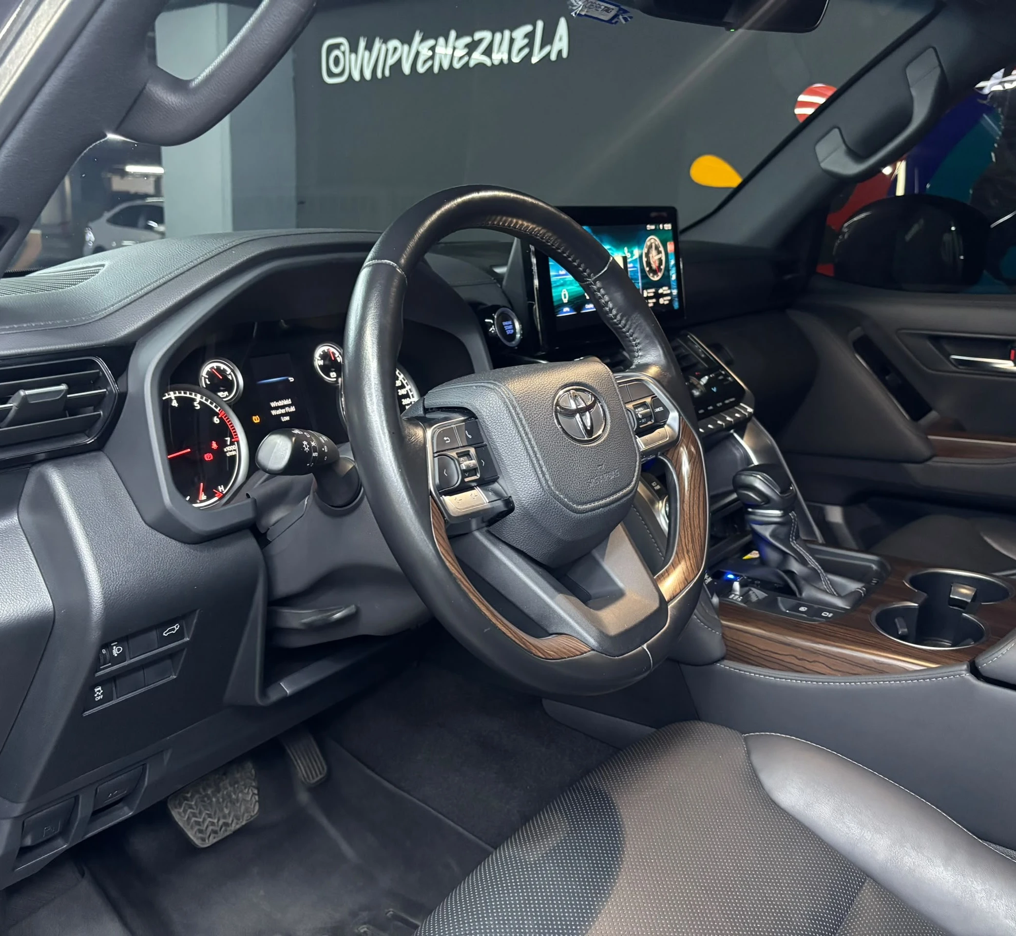 2023 Toyota Land Cruiser LC300 — foto 7