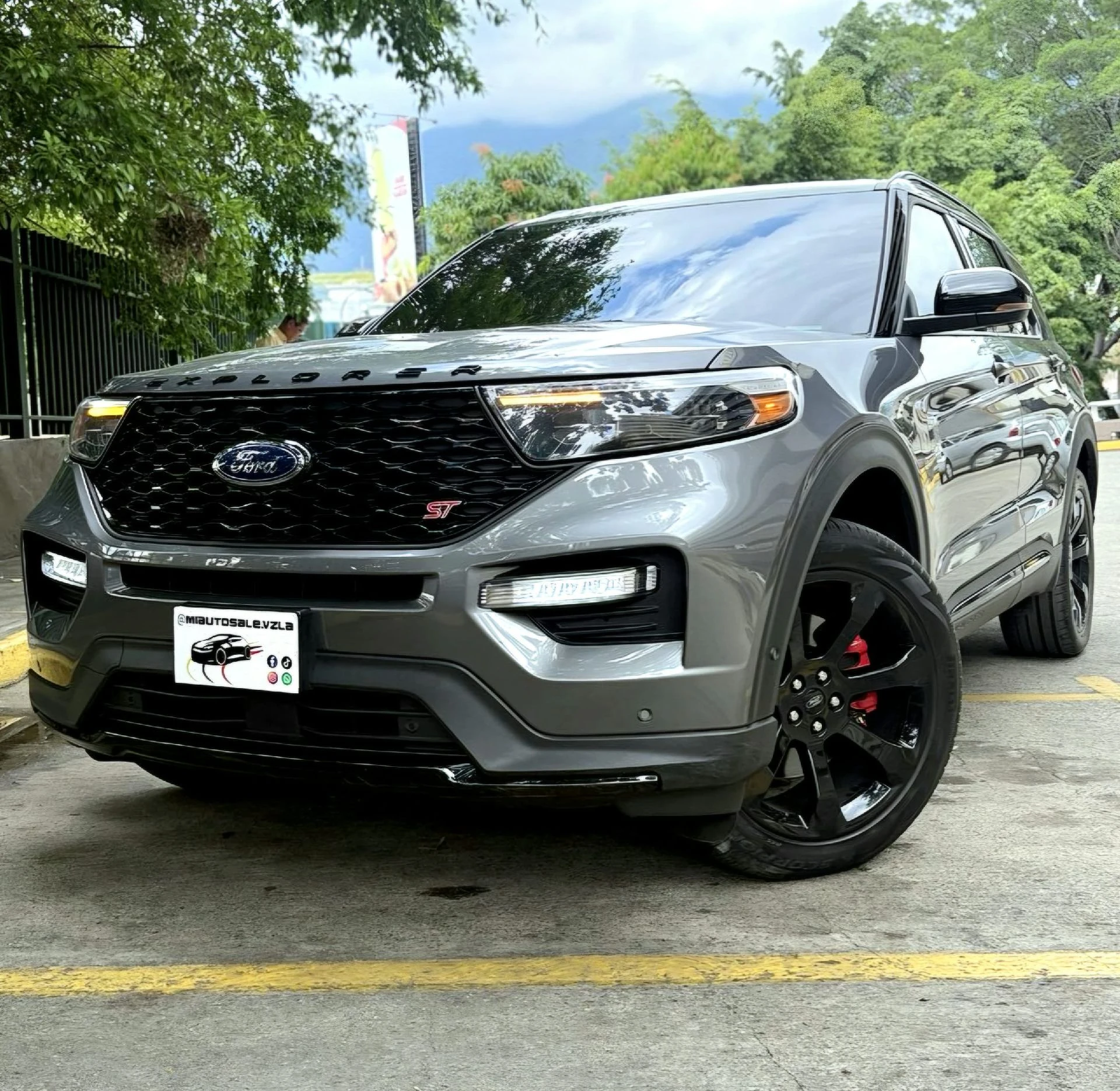 2022 Ford Explorer ST
