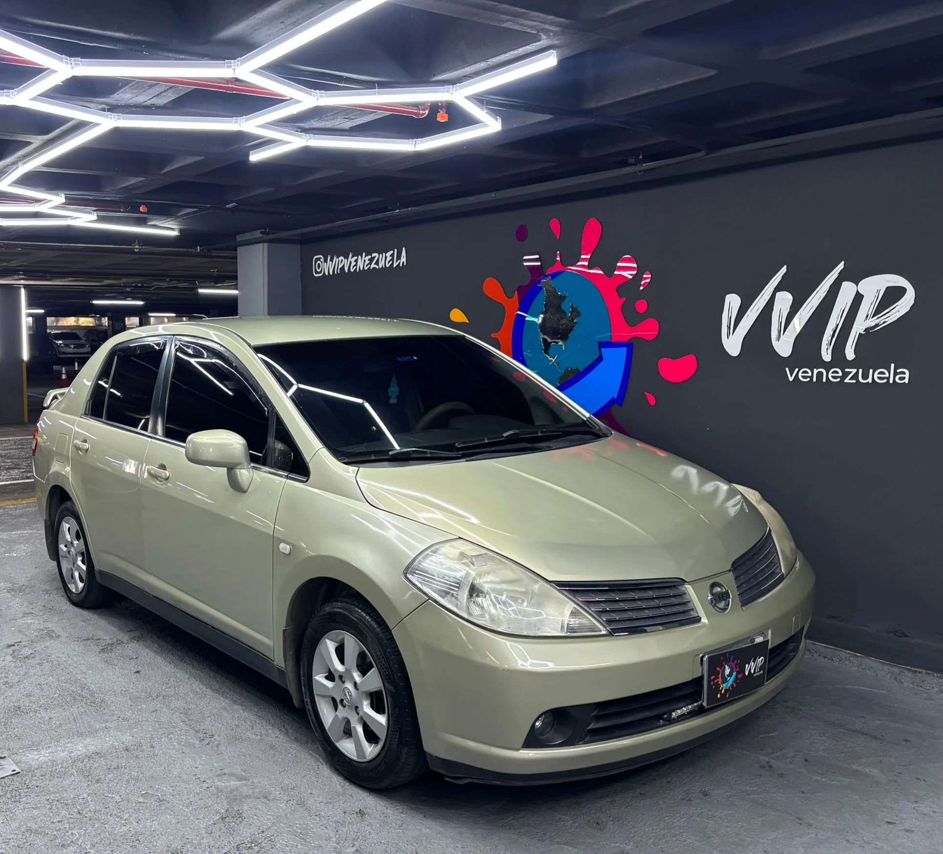 2007 Nissan Tiida — foto 2