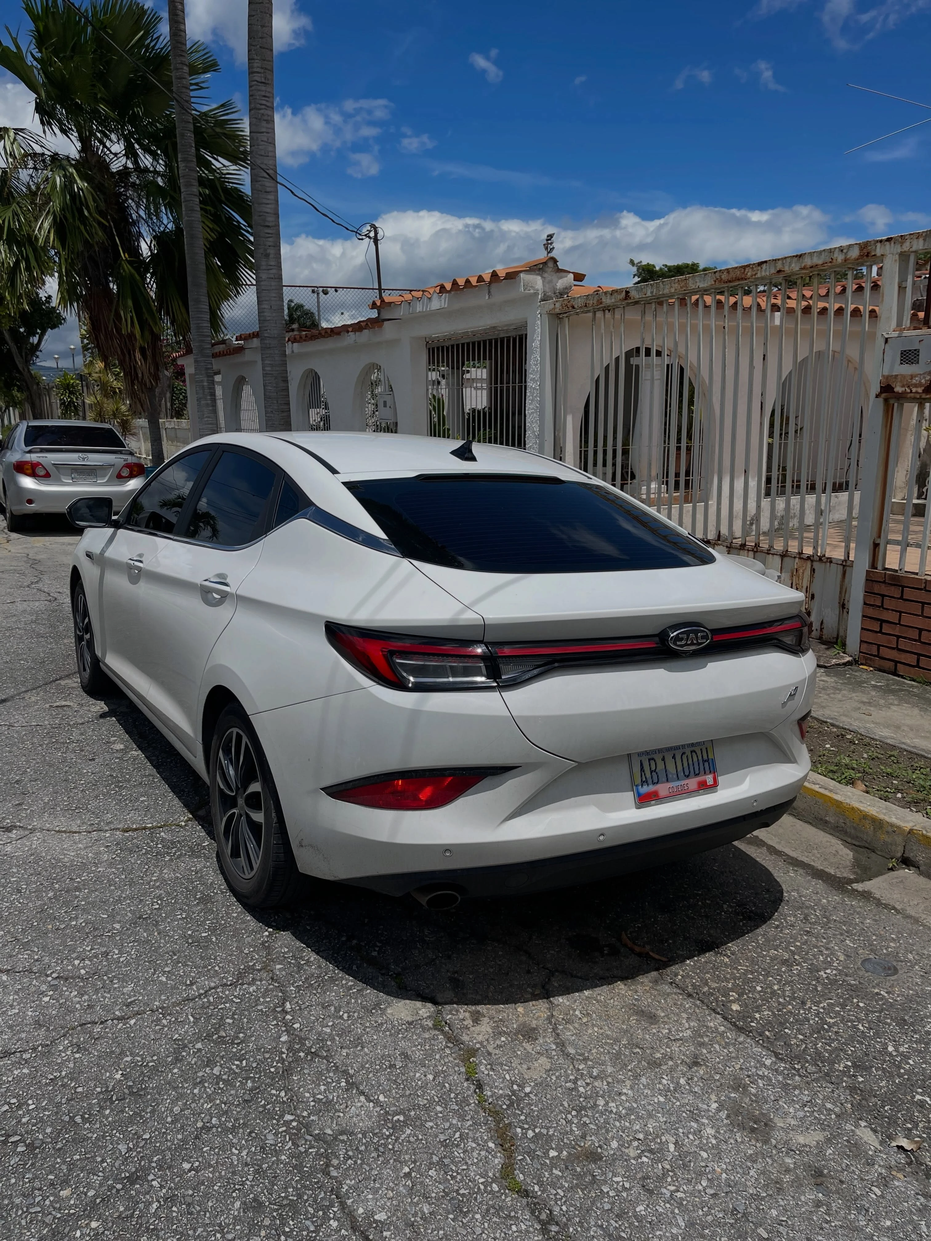 2025 JAC J7 — foto 4
