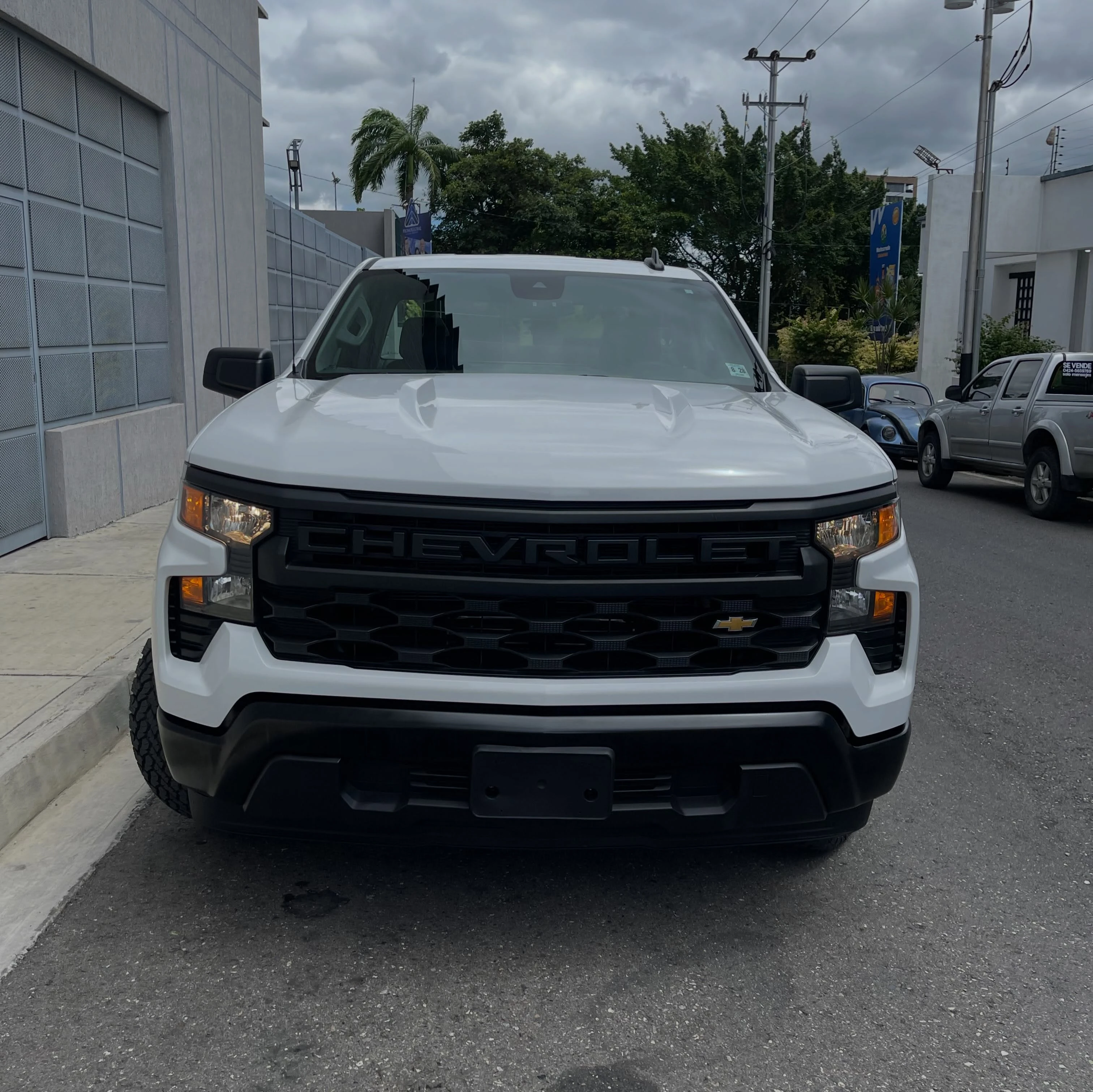 2023 Chevrolet Silverado — foto 2