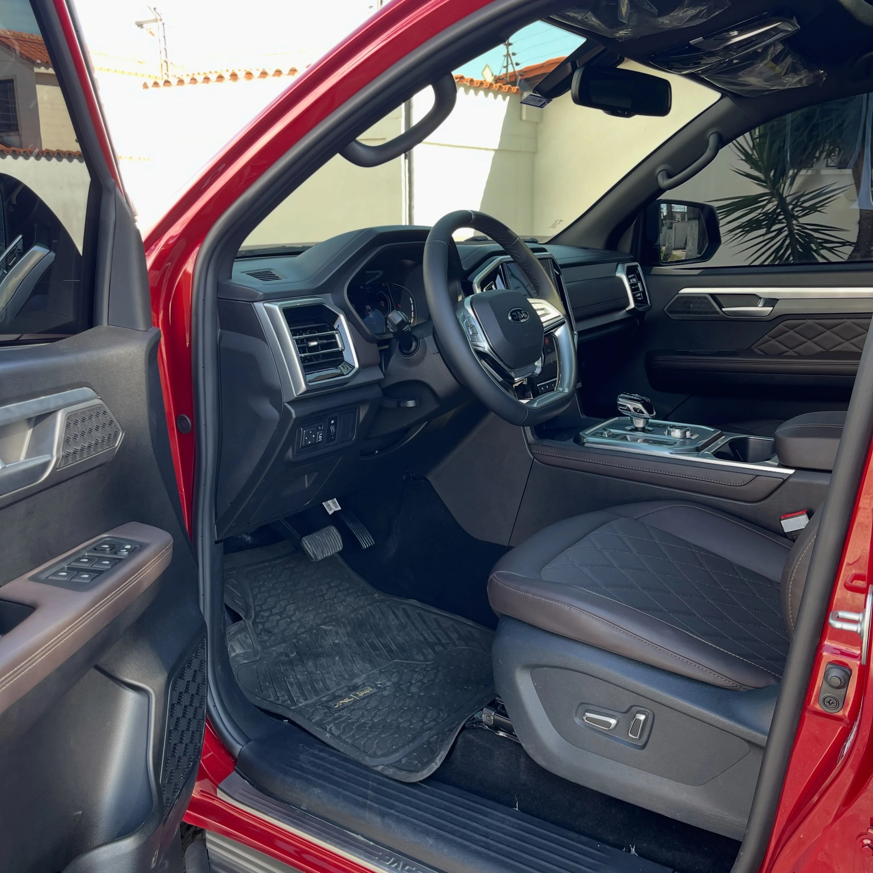 2026 JAC T9 Aventura — foto 9