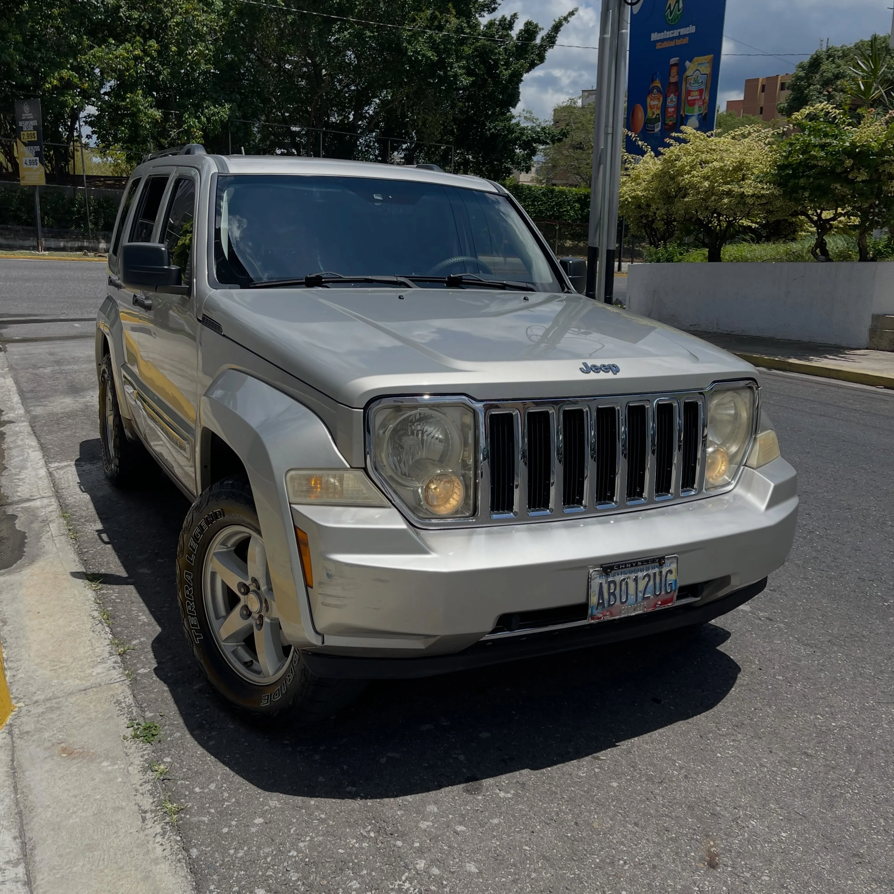 2009 Jeep Cherokee Limited — foto 3
