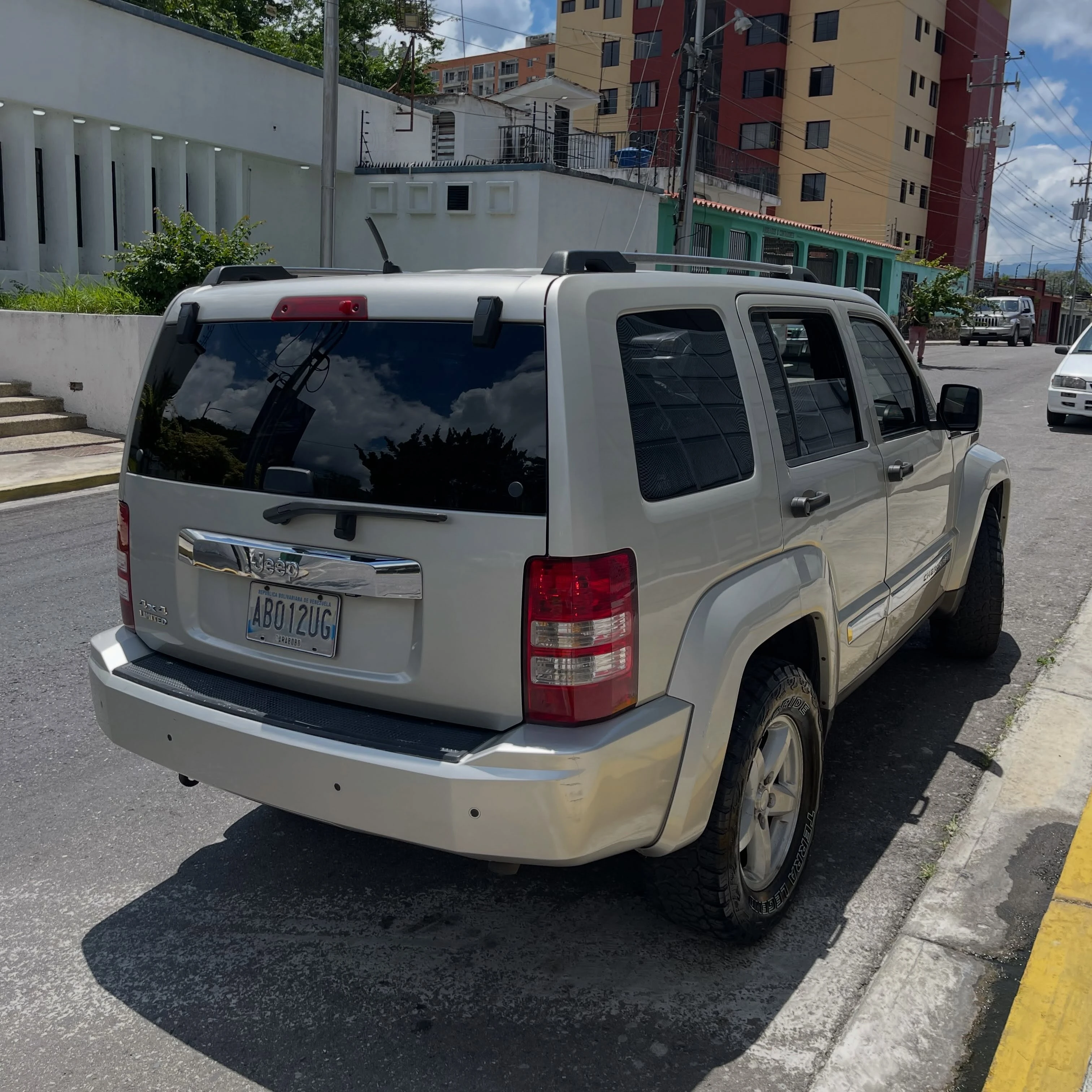 2009 Jeep Cherokee Limited — foto 4