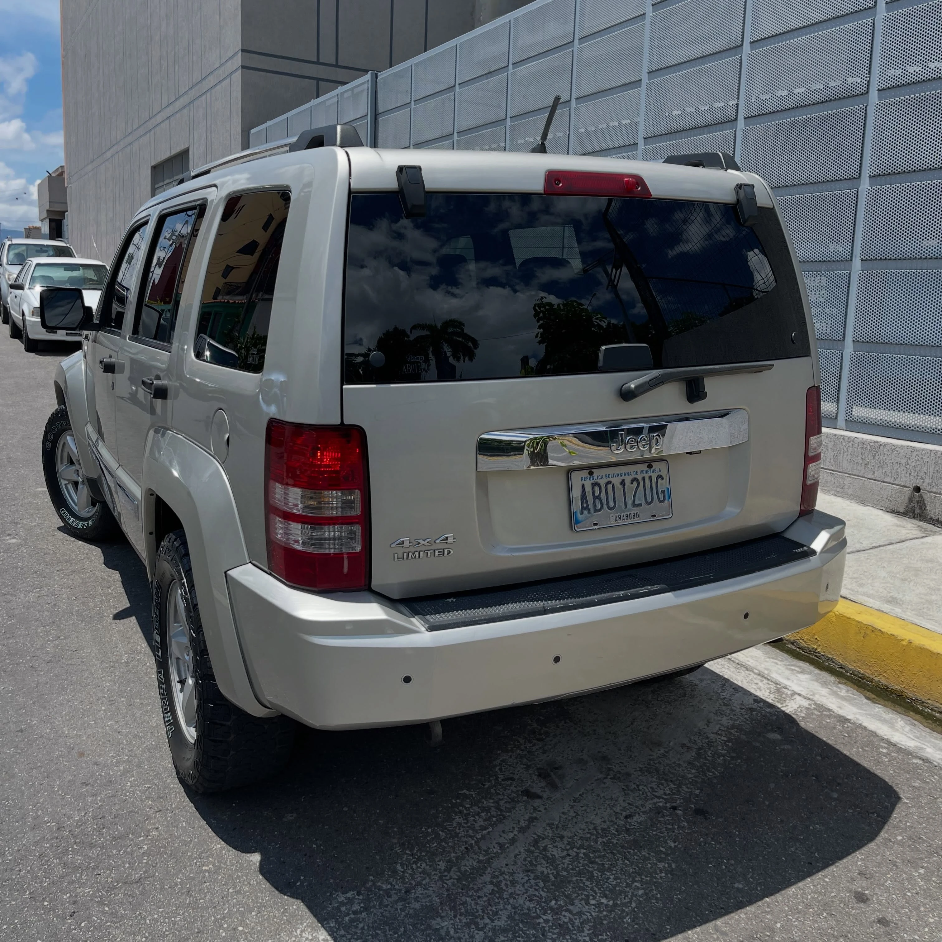 2009 Jeep Cherokee Limited — foto 5
