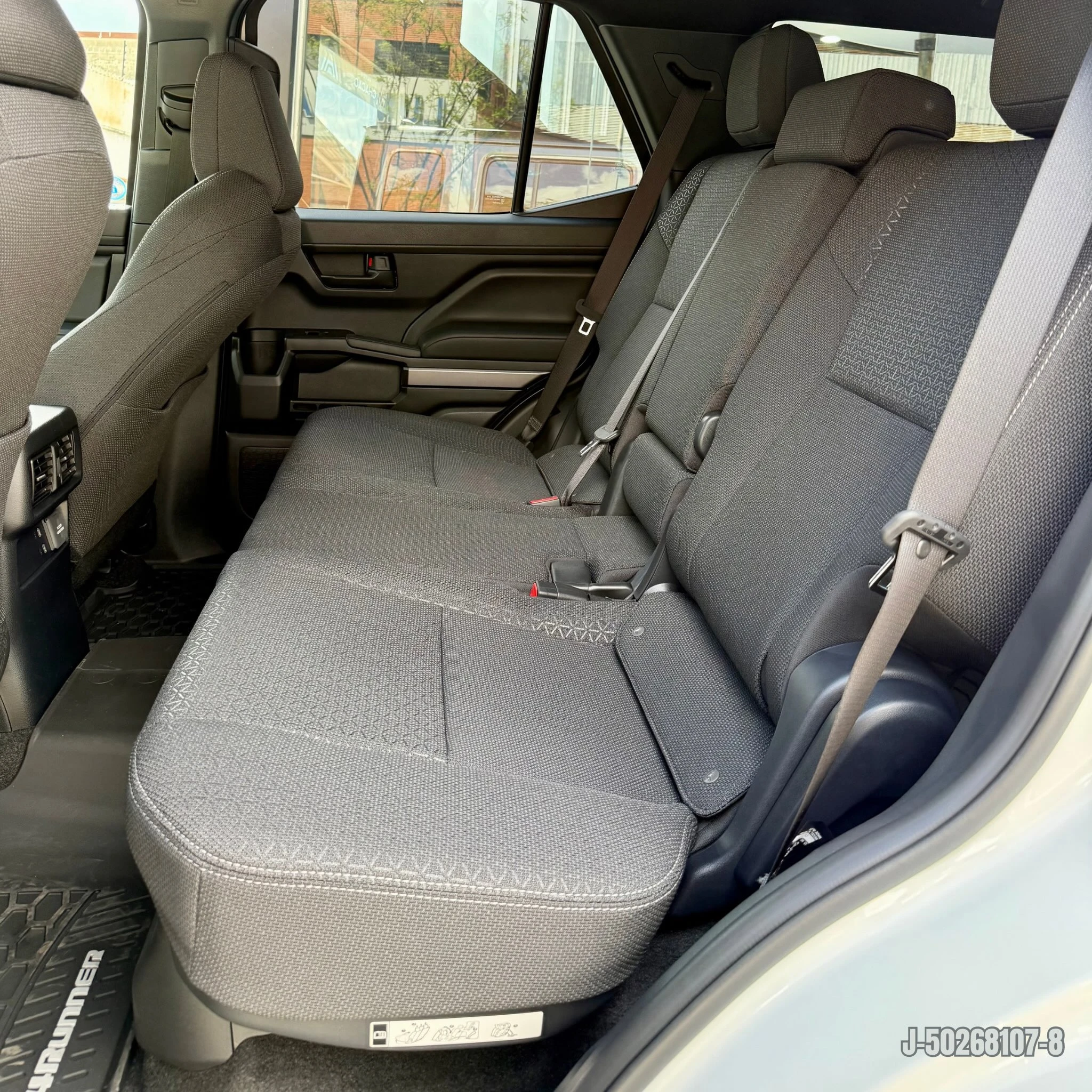 2026 Toyota 4Runner SR5 — foto 2