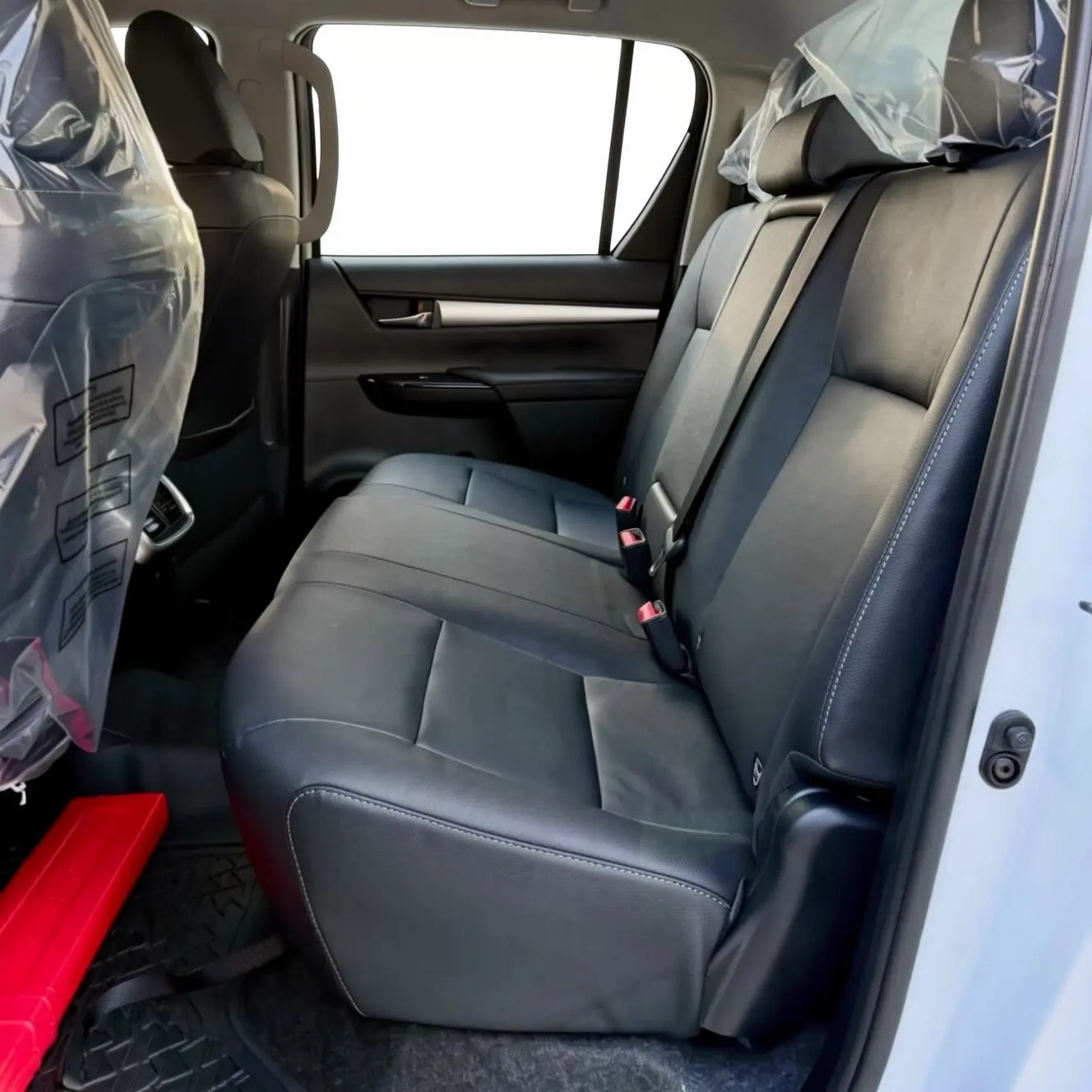 2027 Toyota Hilux SRX — foto 3