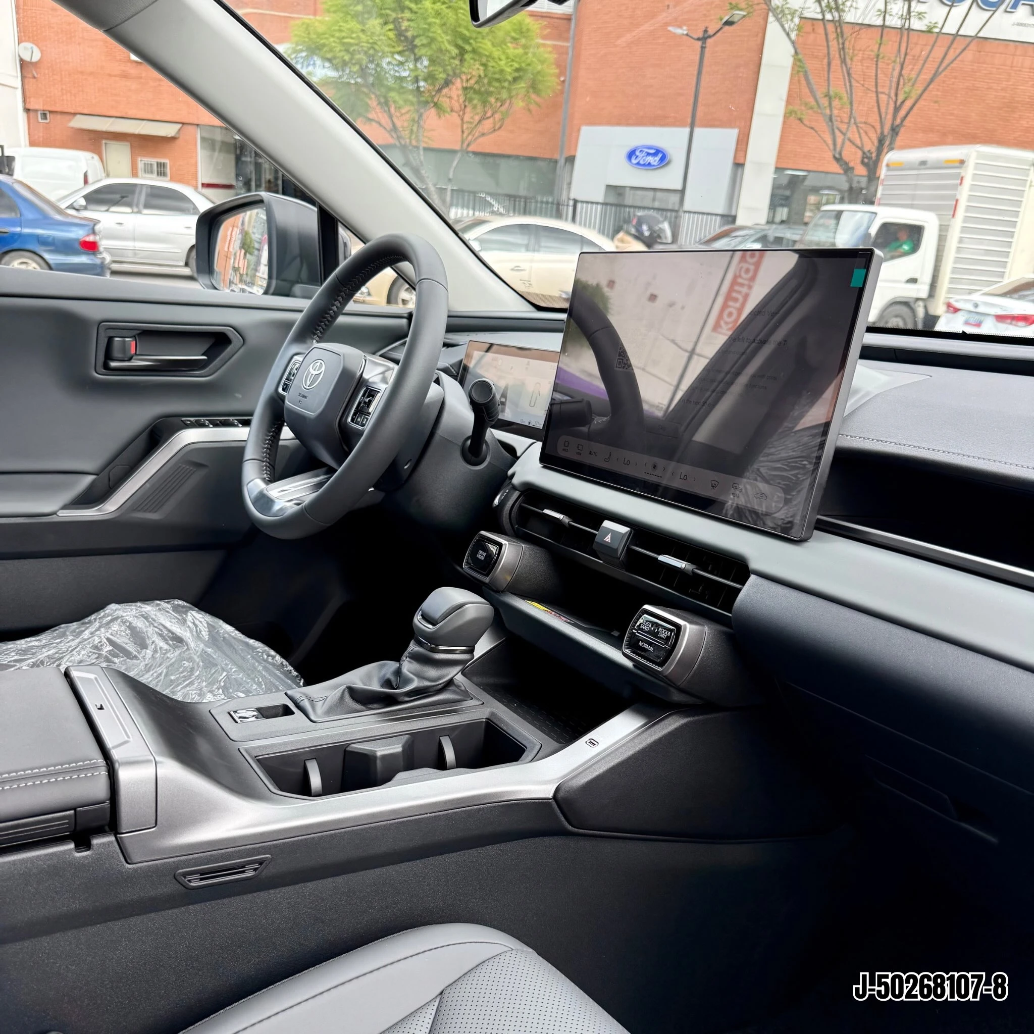 2026 Toyota RAV4 LUXURY PLUS — foto 4