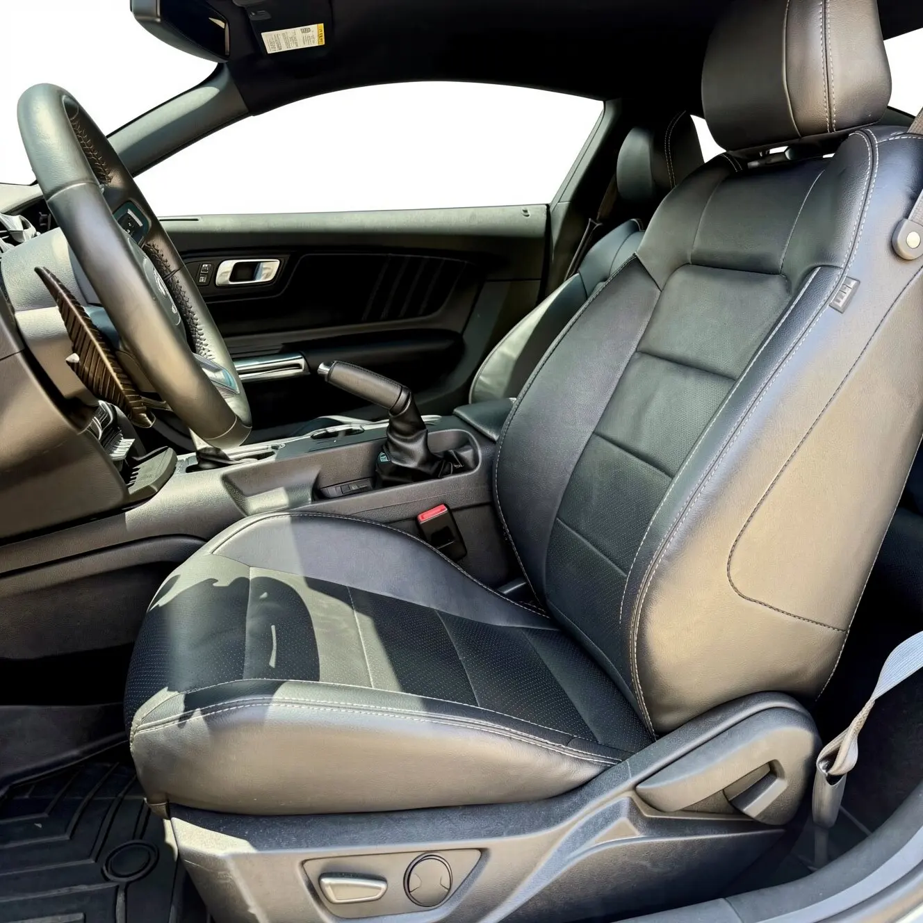 2020 Ford Mustang GT — foto 2