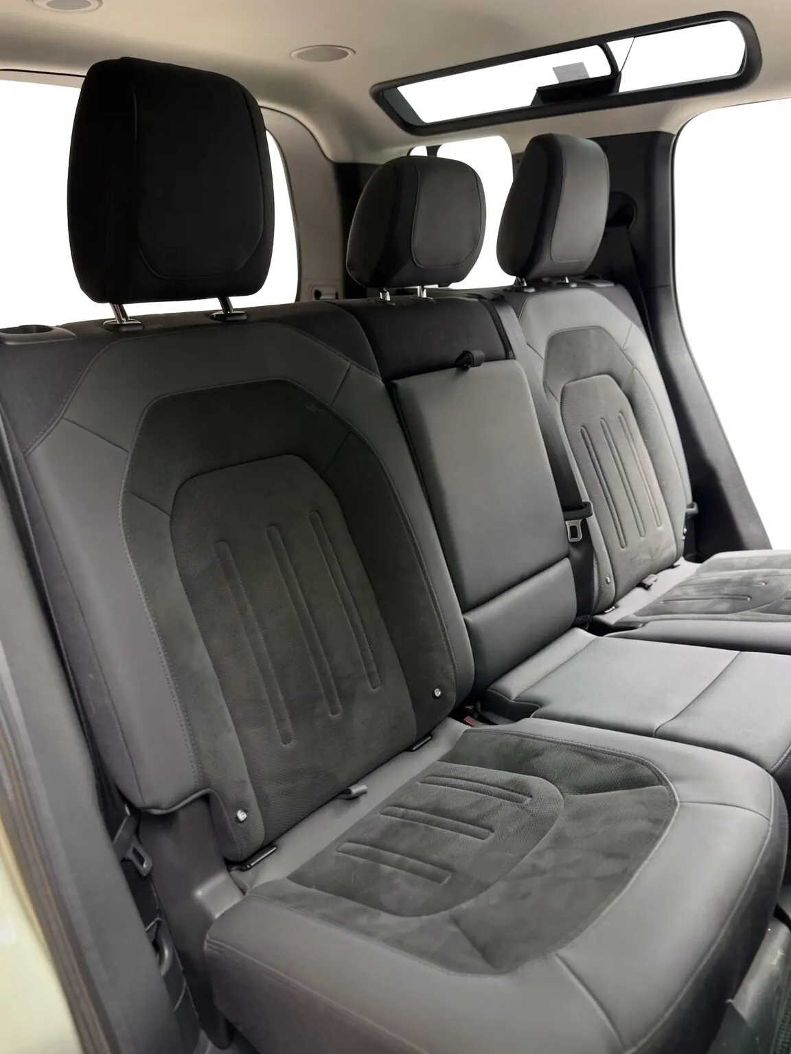 2022 Land Rover Defender P-400 — foto 7