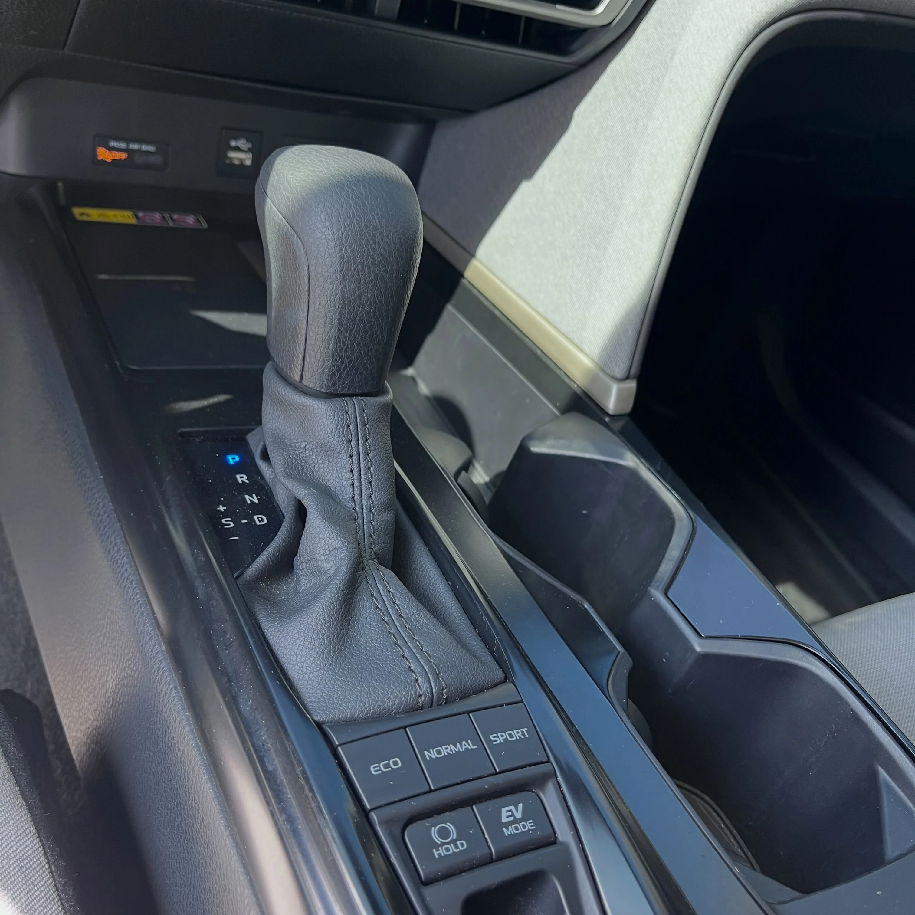 2025 Toyota Camry Le HEV 2025 — foto 6