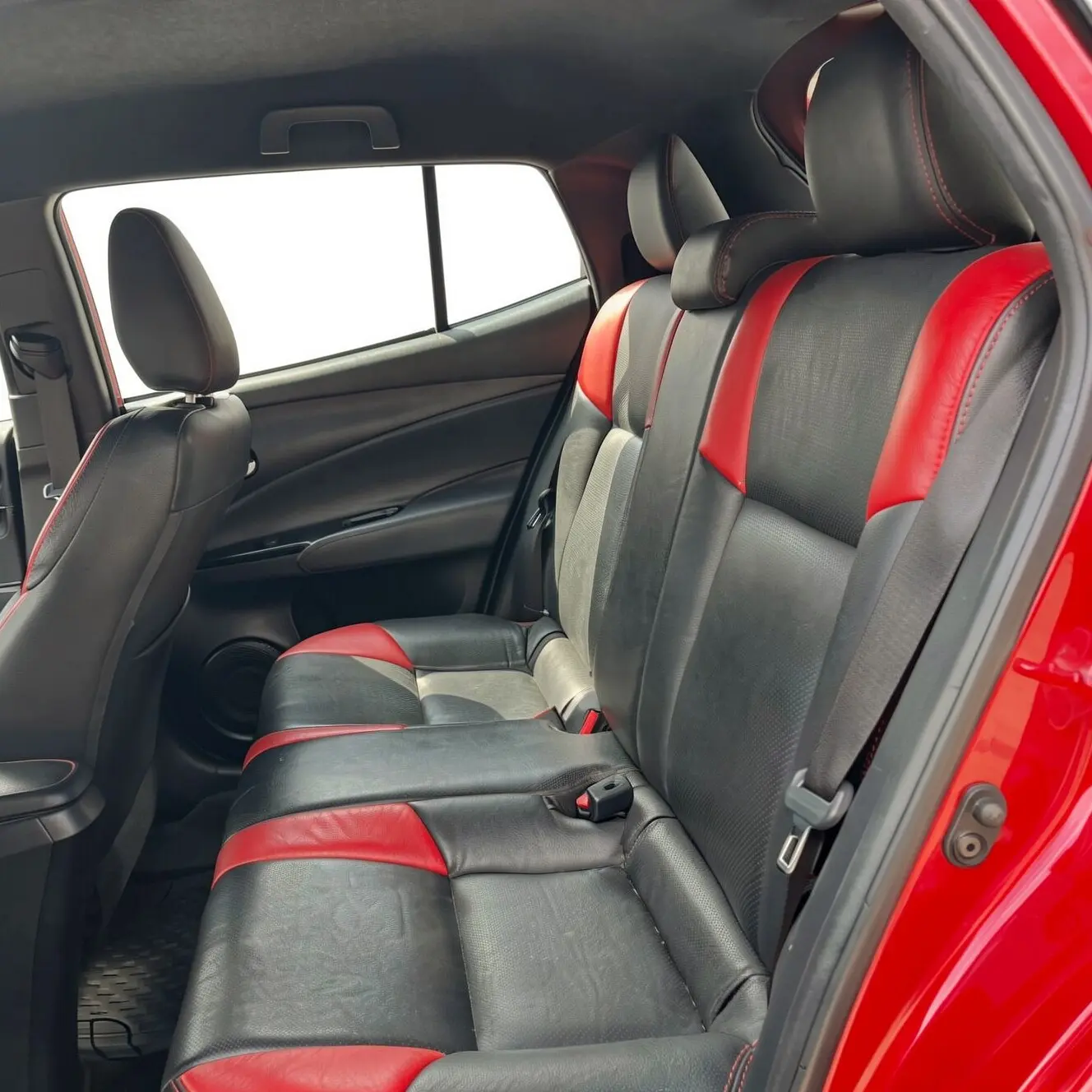 2020 Toyota Yaris S 2020 — foto 4