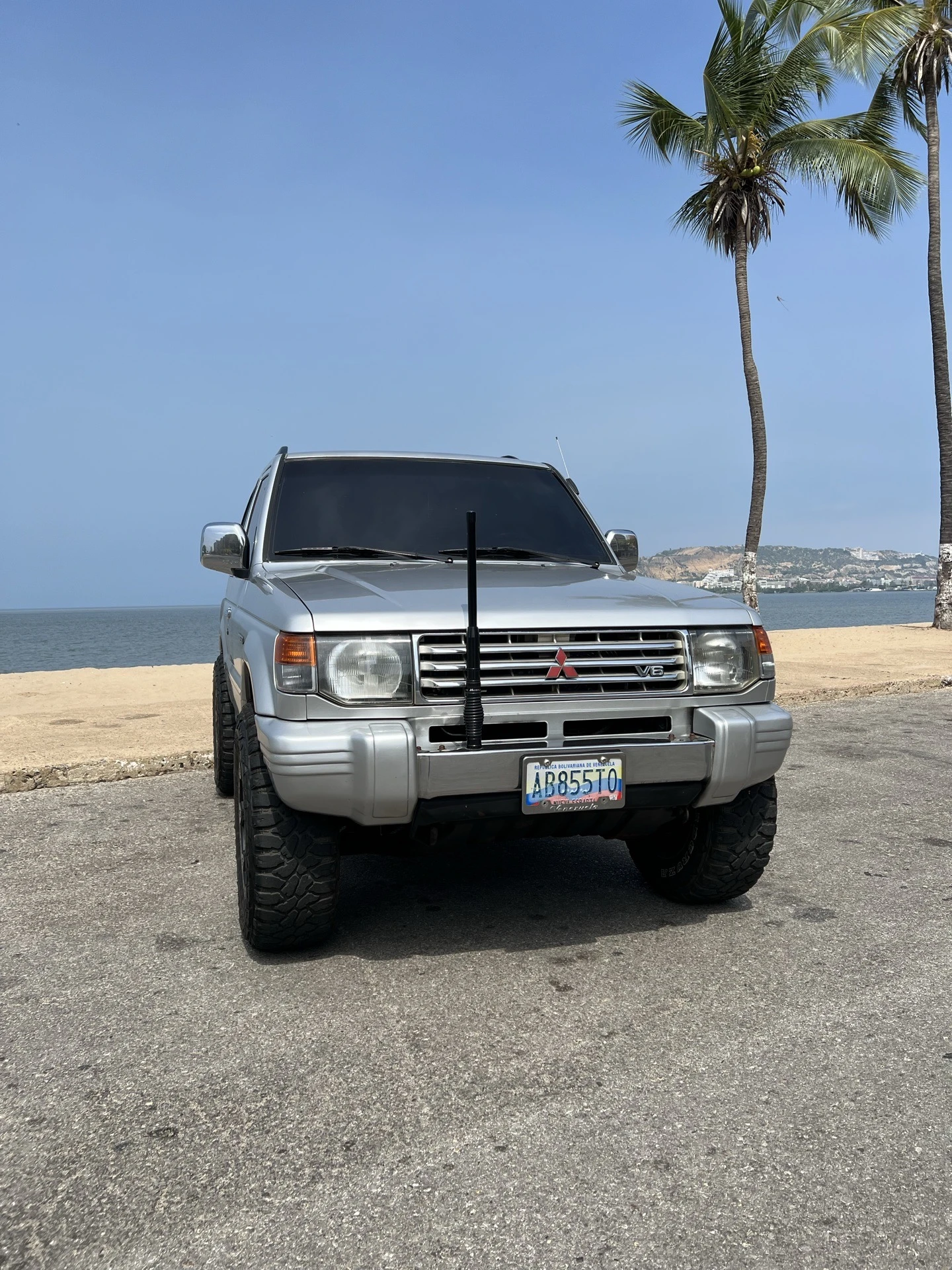 2009 Mitsubishi Montero Dakar