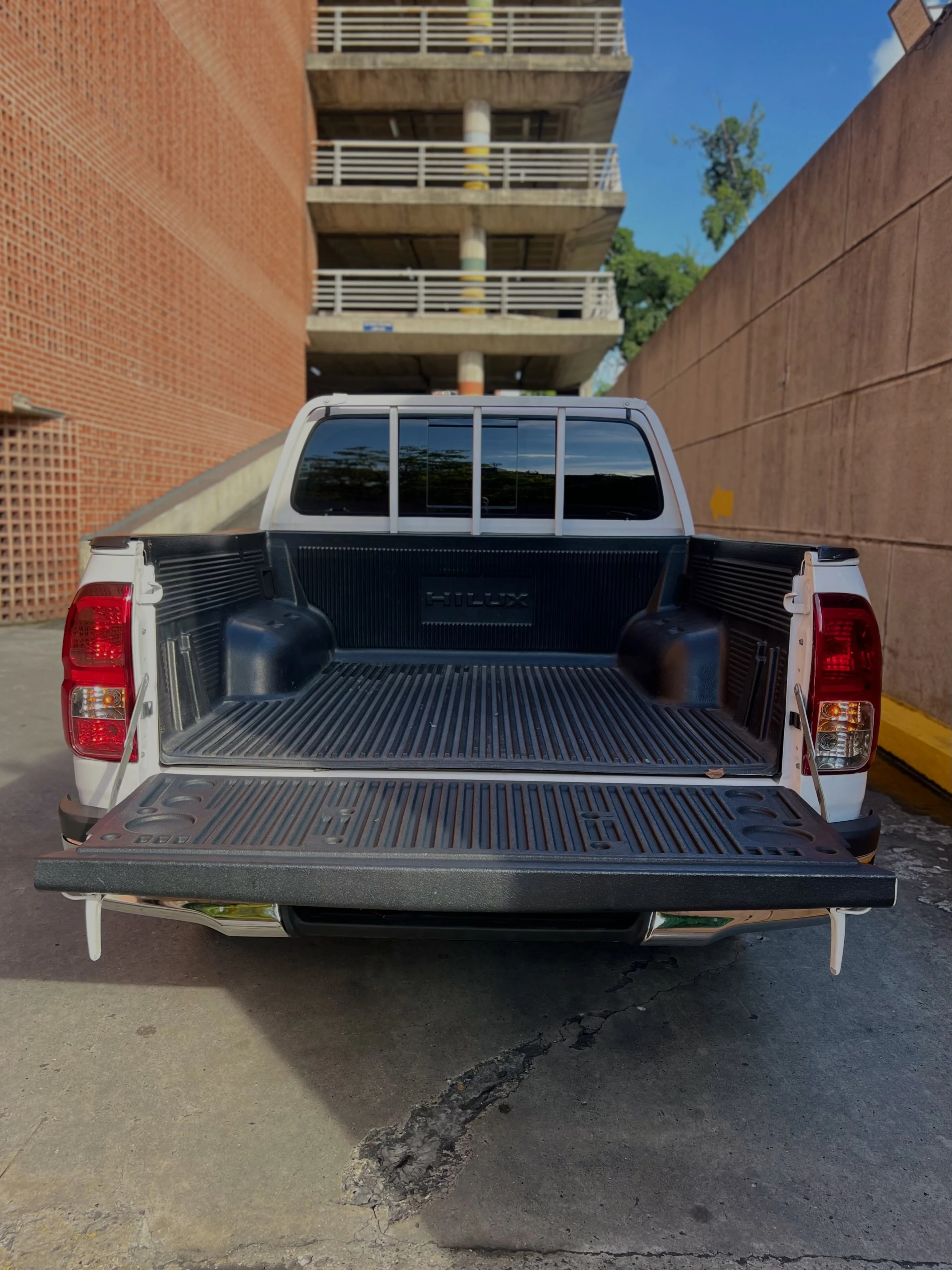 2020 Toyota Hilux 2.7L — photo 6