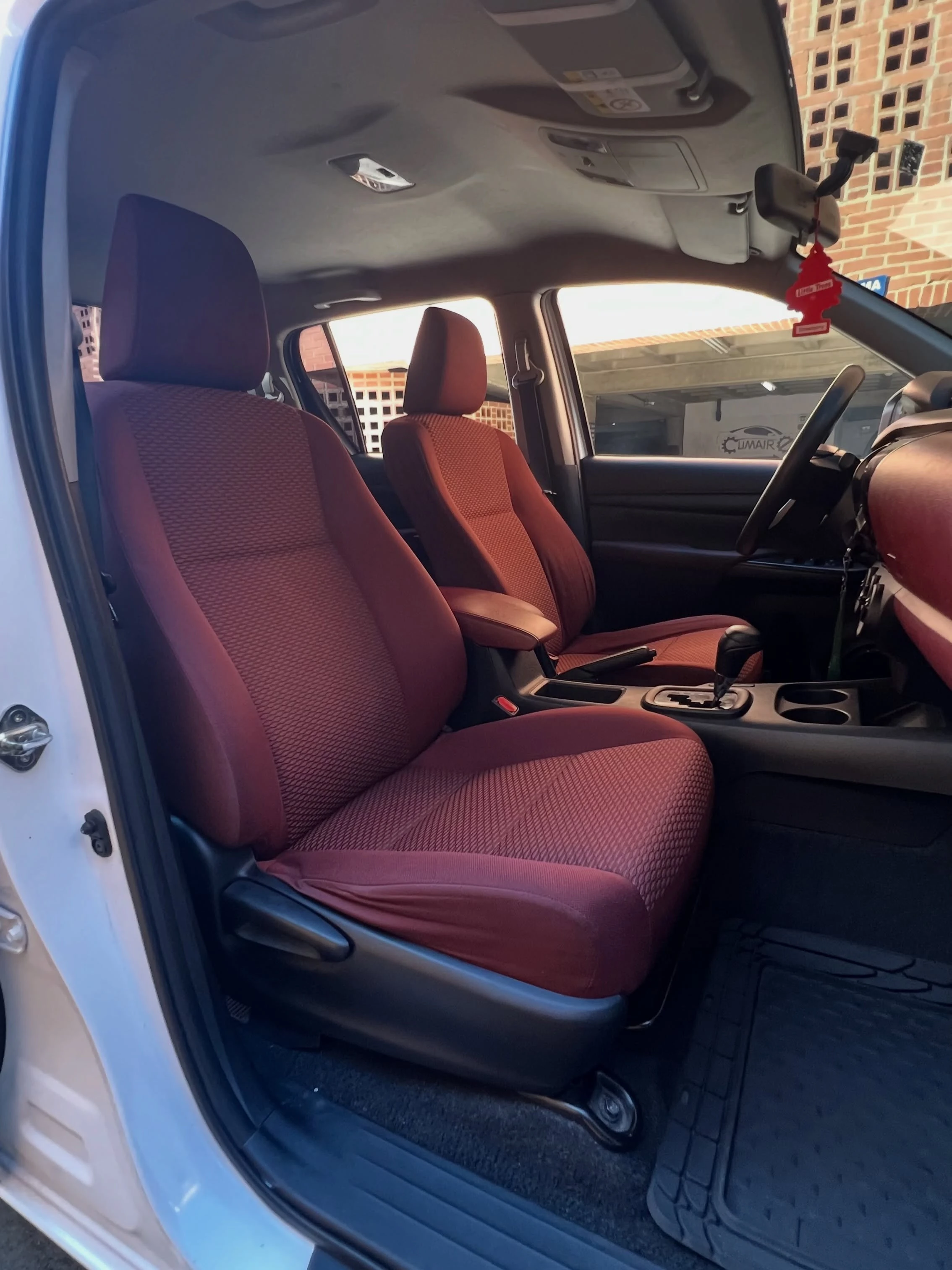 2020 Toyota Hilux 2.7L — photo 12