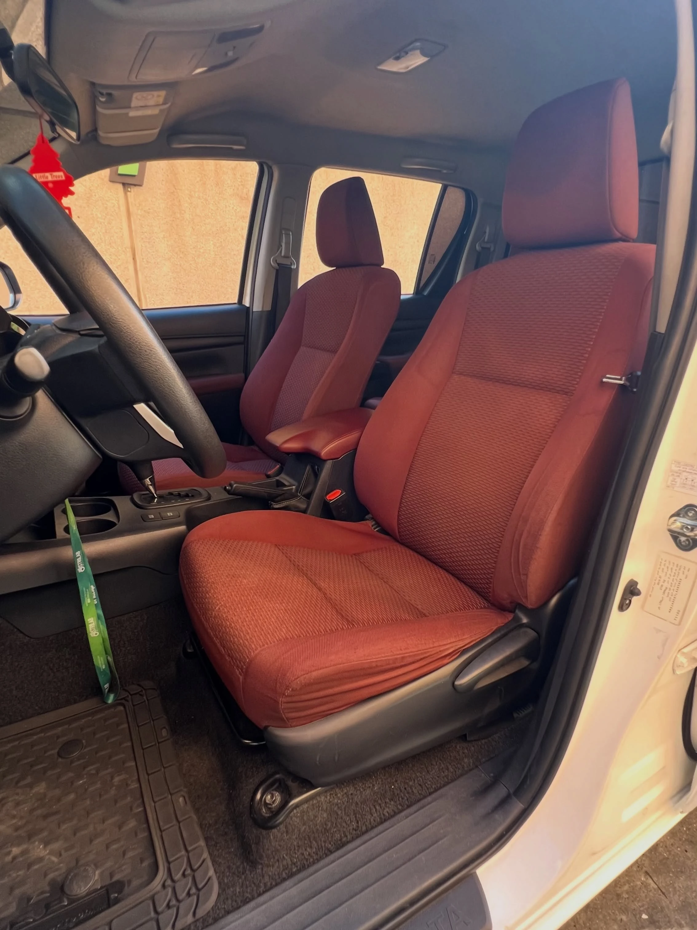 2020 Toyota Hilux 2.7L — photo 14