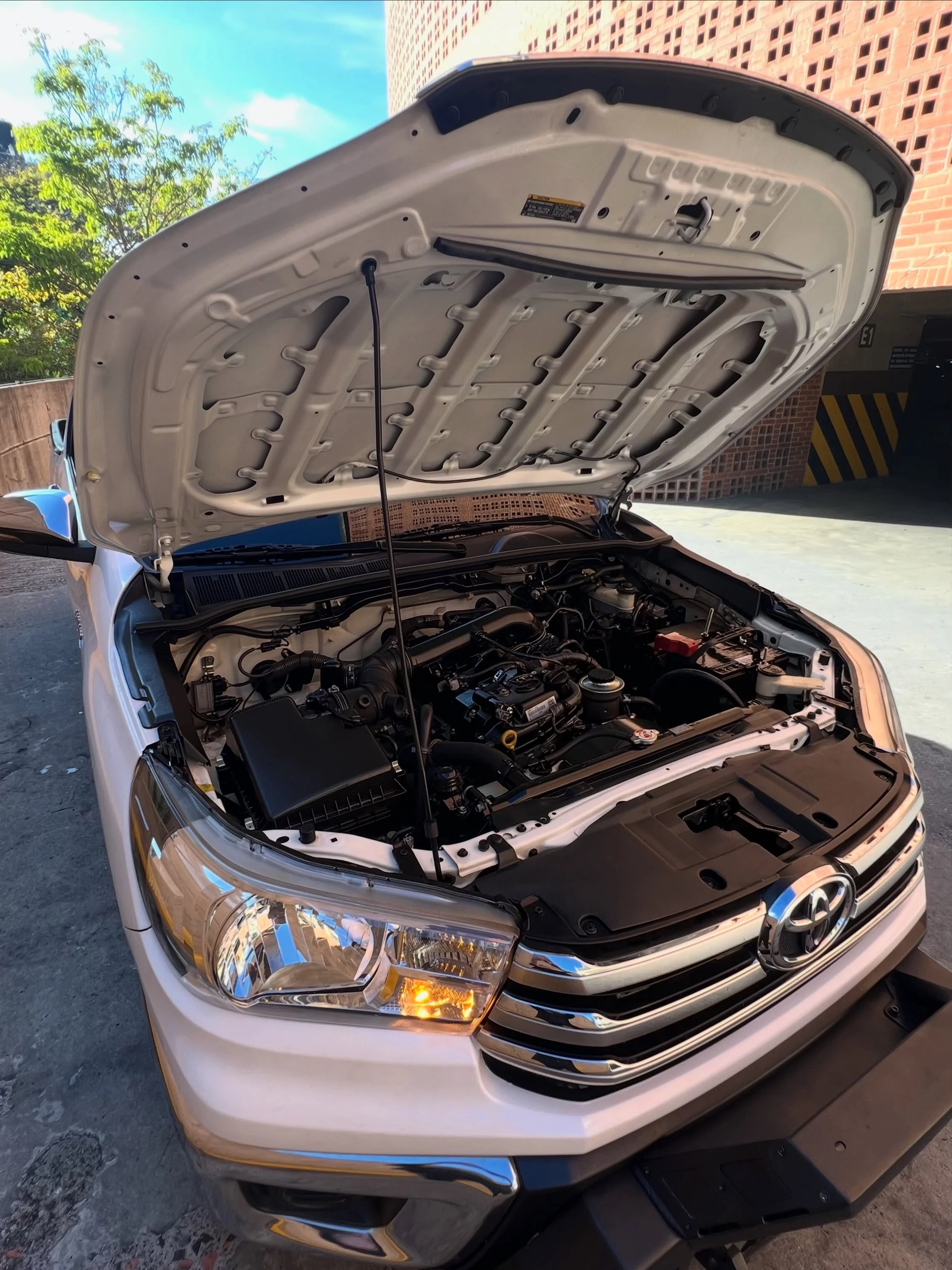 2020 Toyota Hilux 2.7L — photo 15