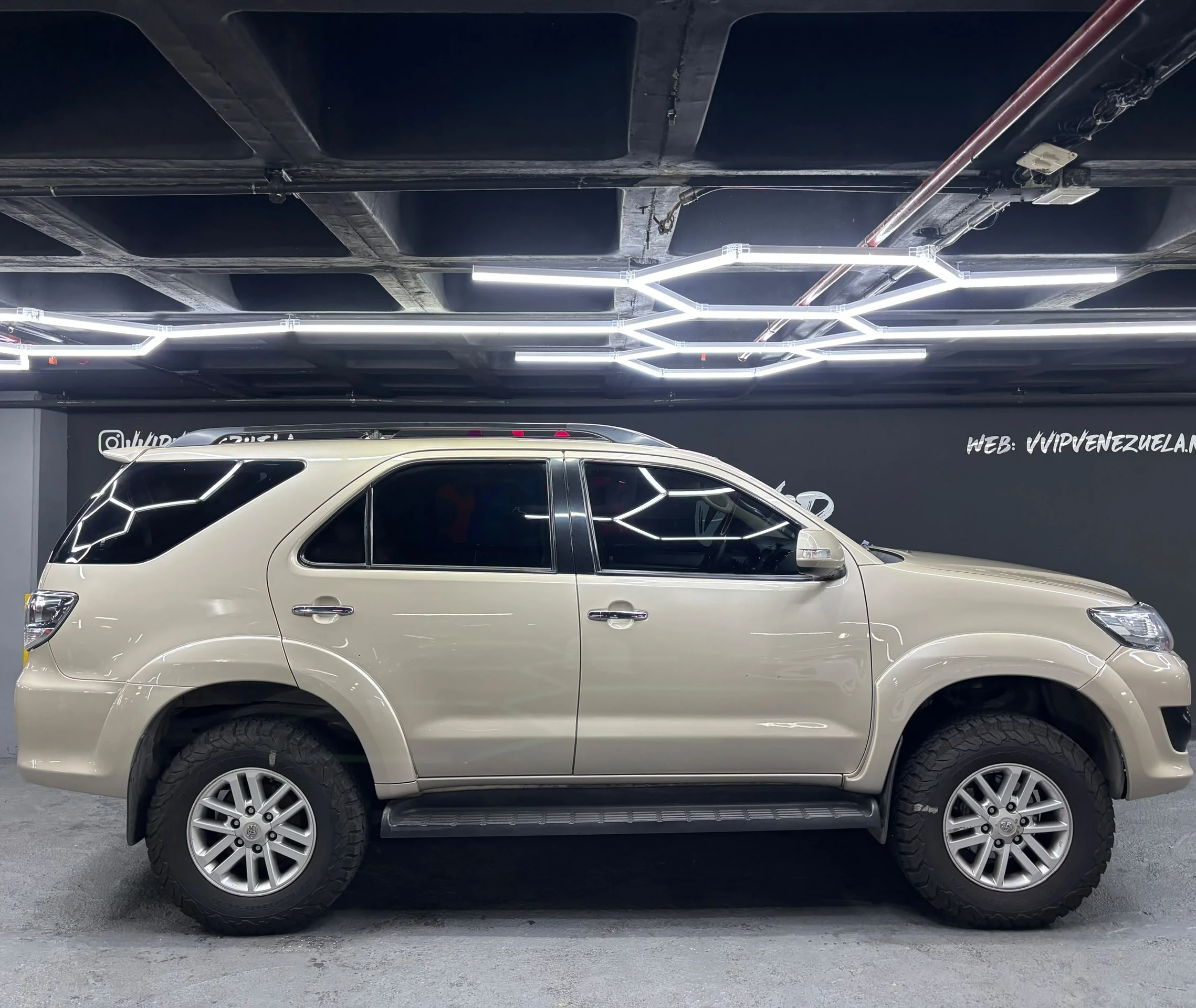 2015 Toyota Fortuner 4x4 — foto 5
