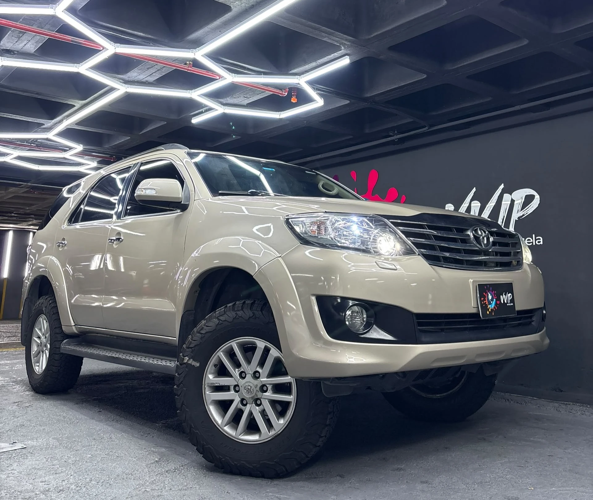 2015 Toyota Fortuner 4x4 — foto 16