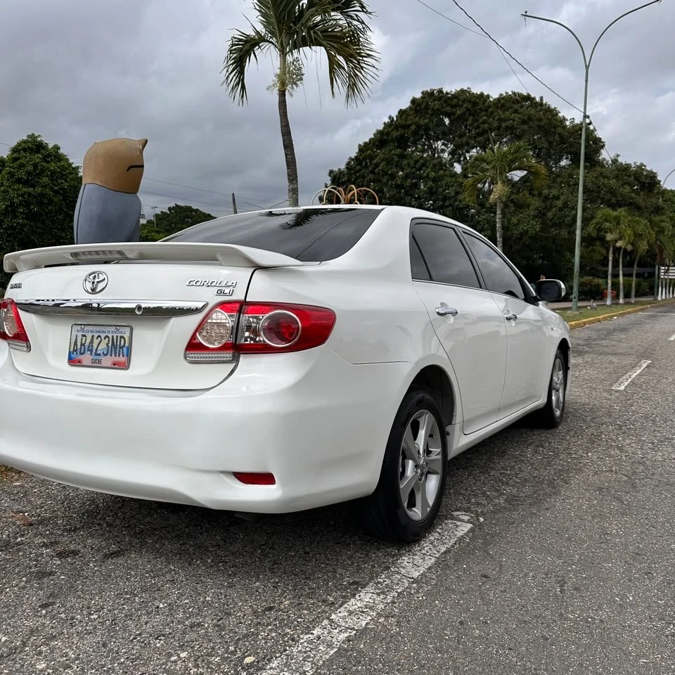2014 Toyota Corolla Gli — foto 4