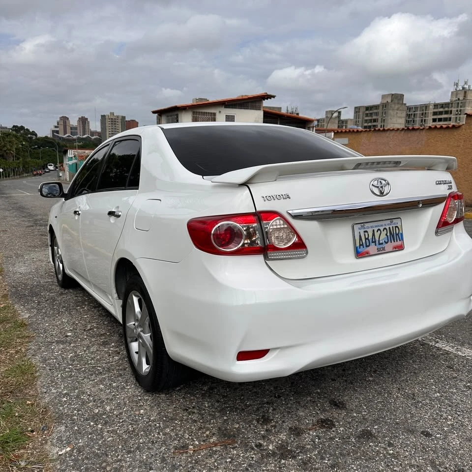 2014 Toyota Corolla Gli — foto 3