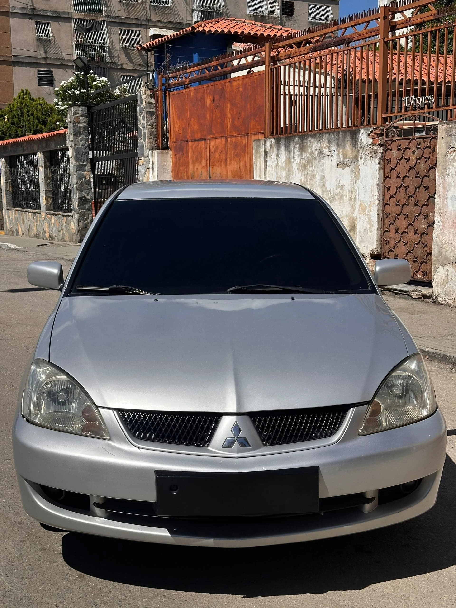 2014 Mitsubishi Lancer Glx — foto 2