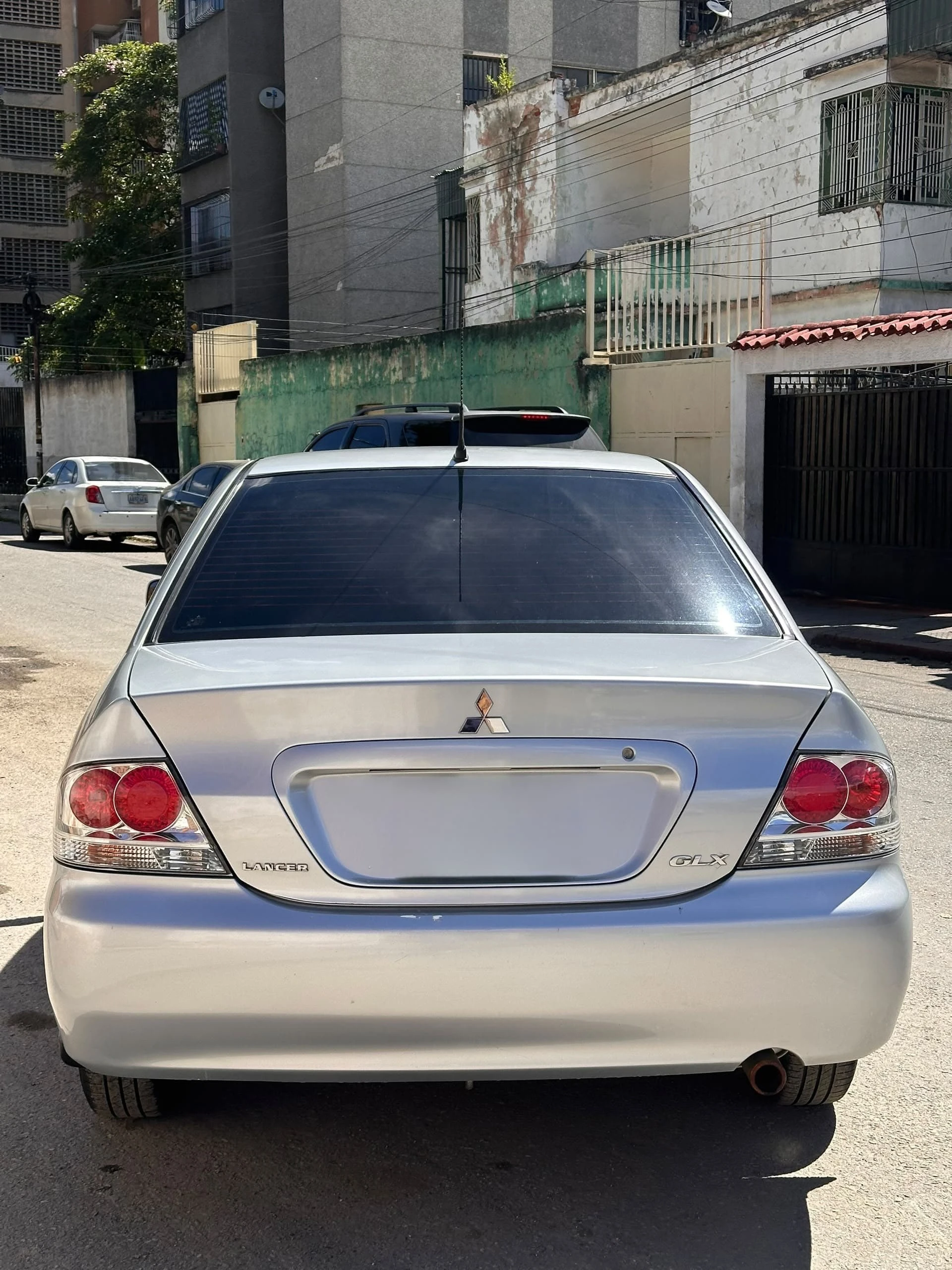 2014 Mitsubishi Lancer Glx — foto 3