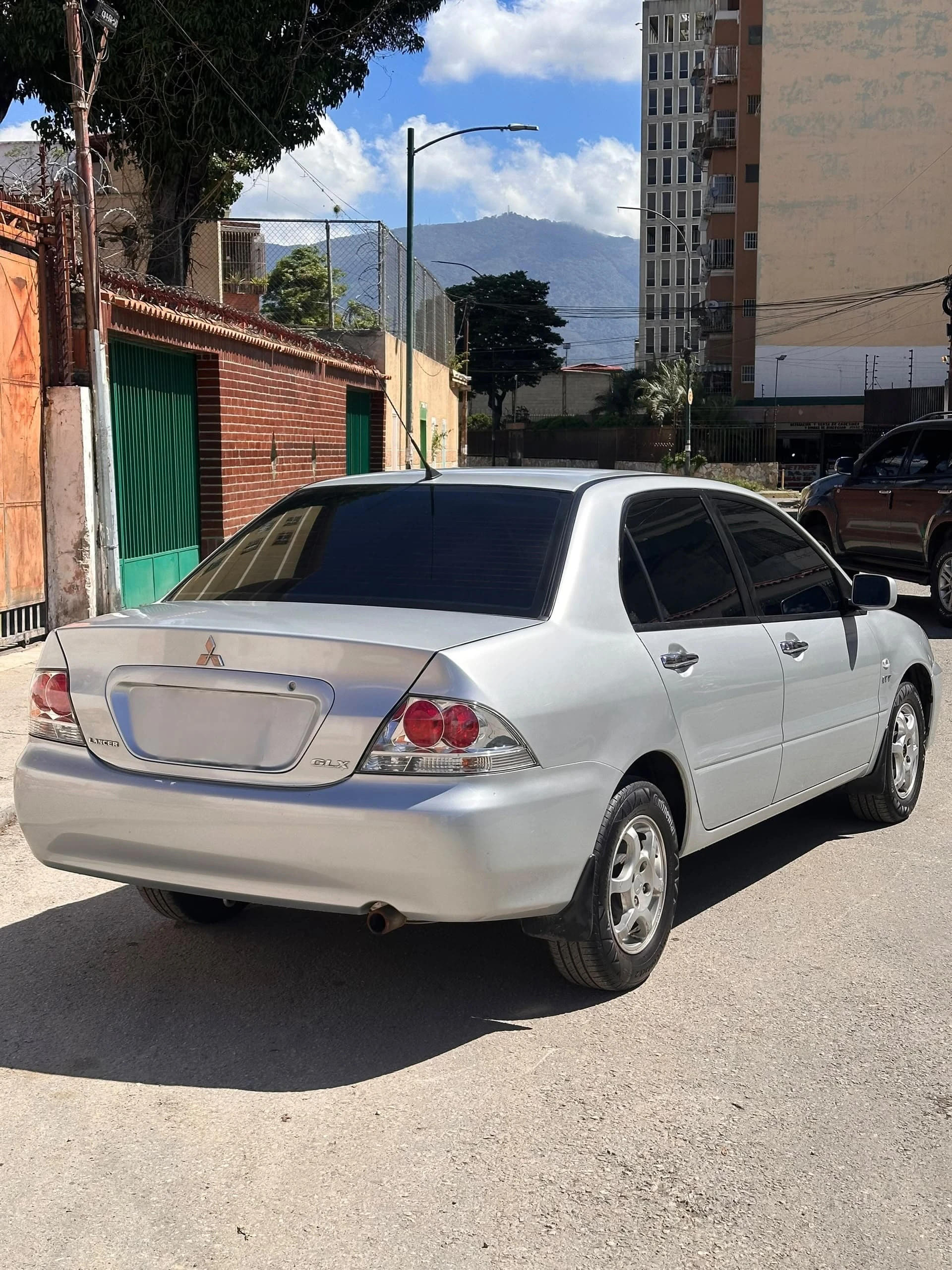 2014 Mitsubishi Lancer Glx — foto 5
