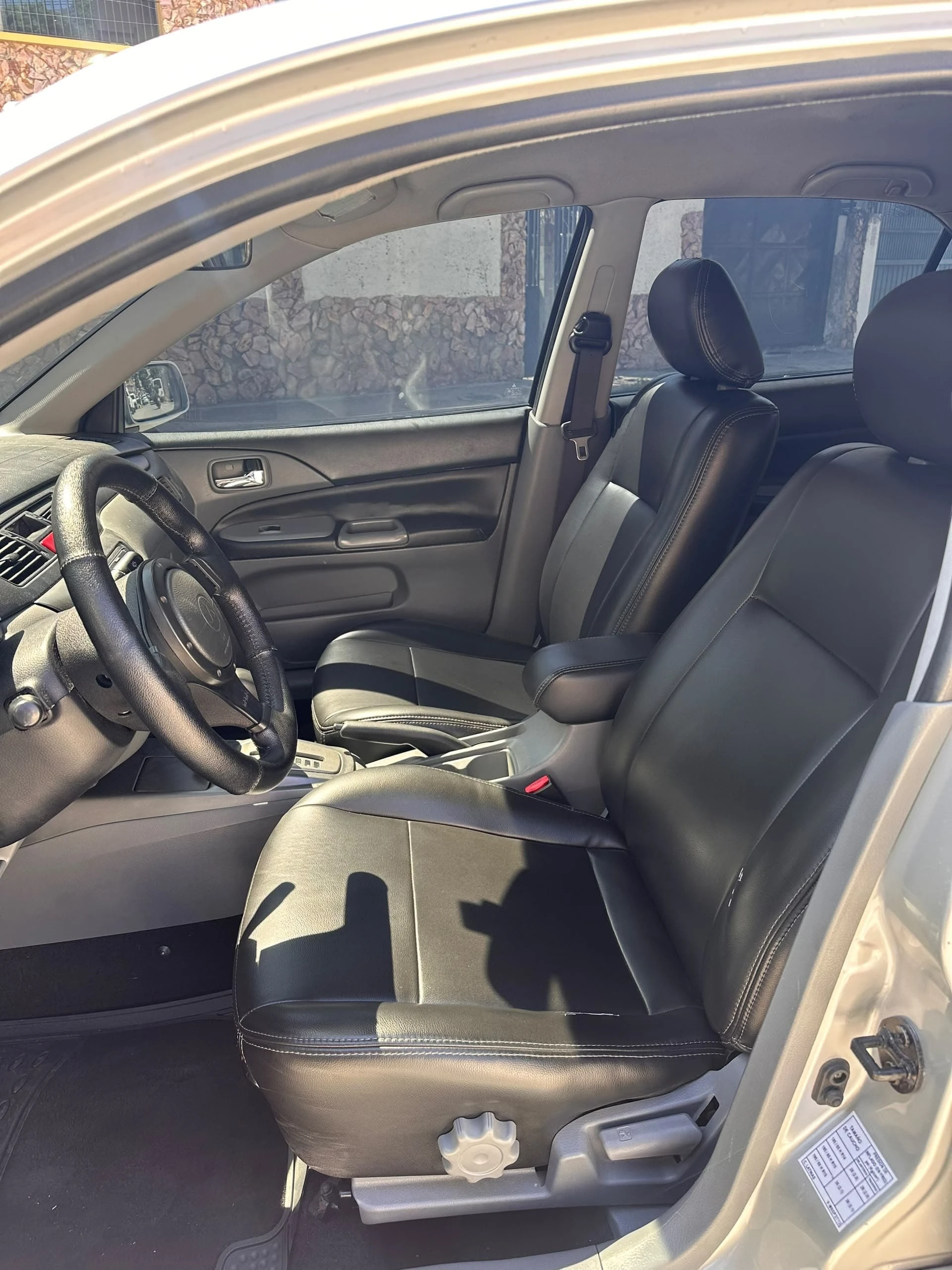 2014 Mitsubishi Lancer Glx — foto 8