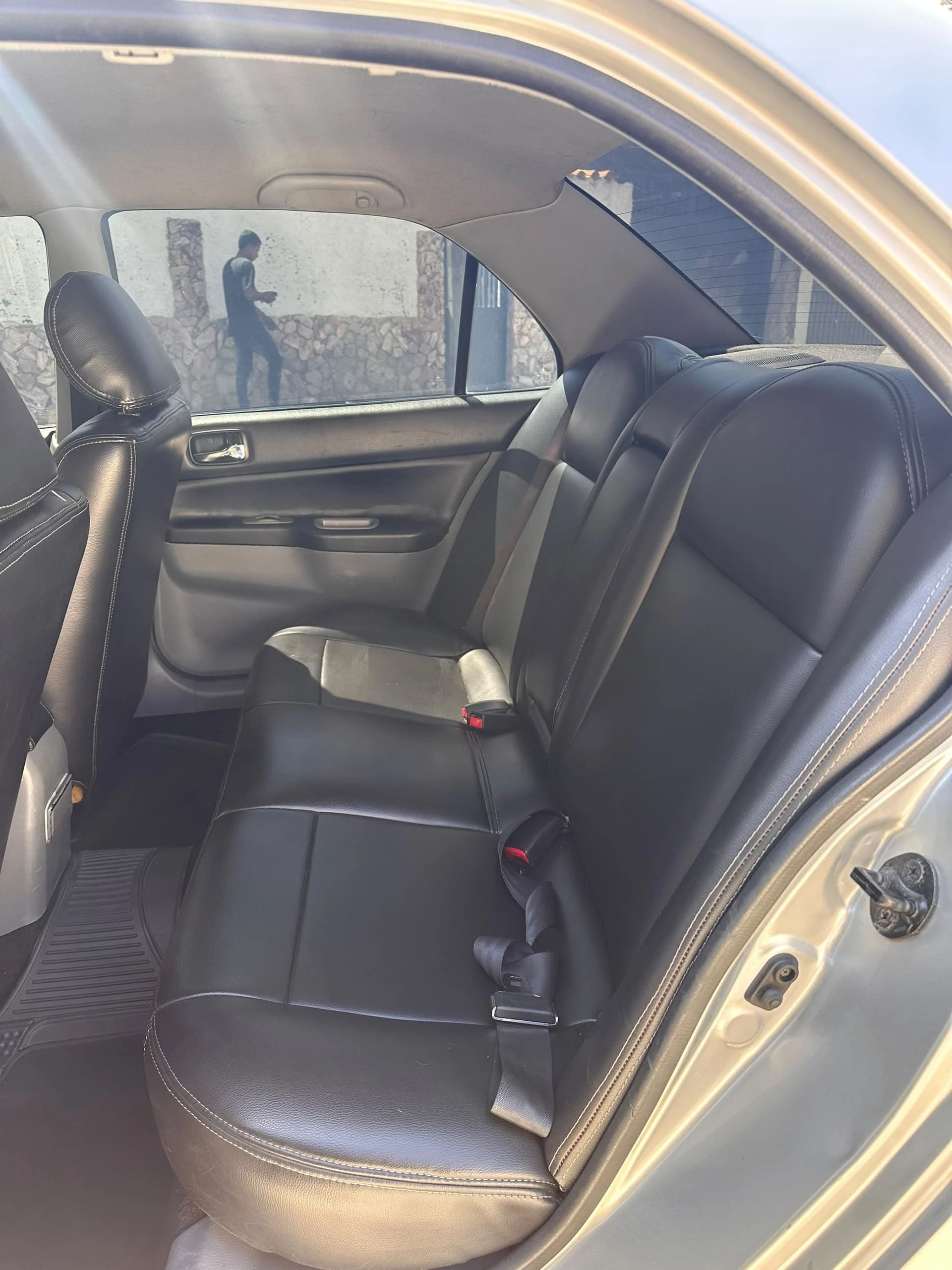 2014 Mitsubishi Lancer Glx — foto 9