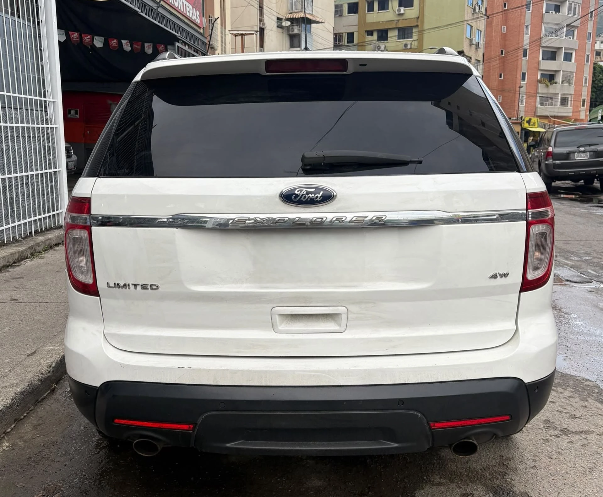 2013 Ford Explorer Limited — foto 2