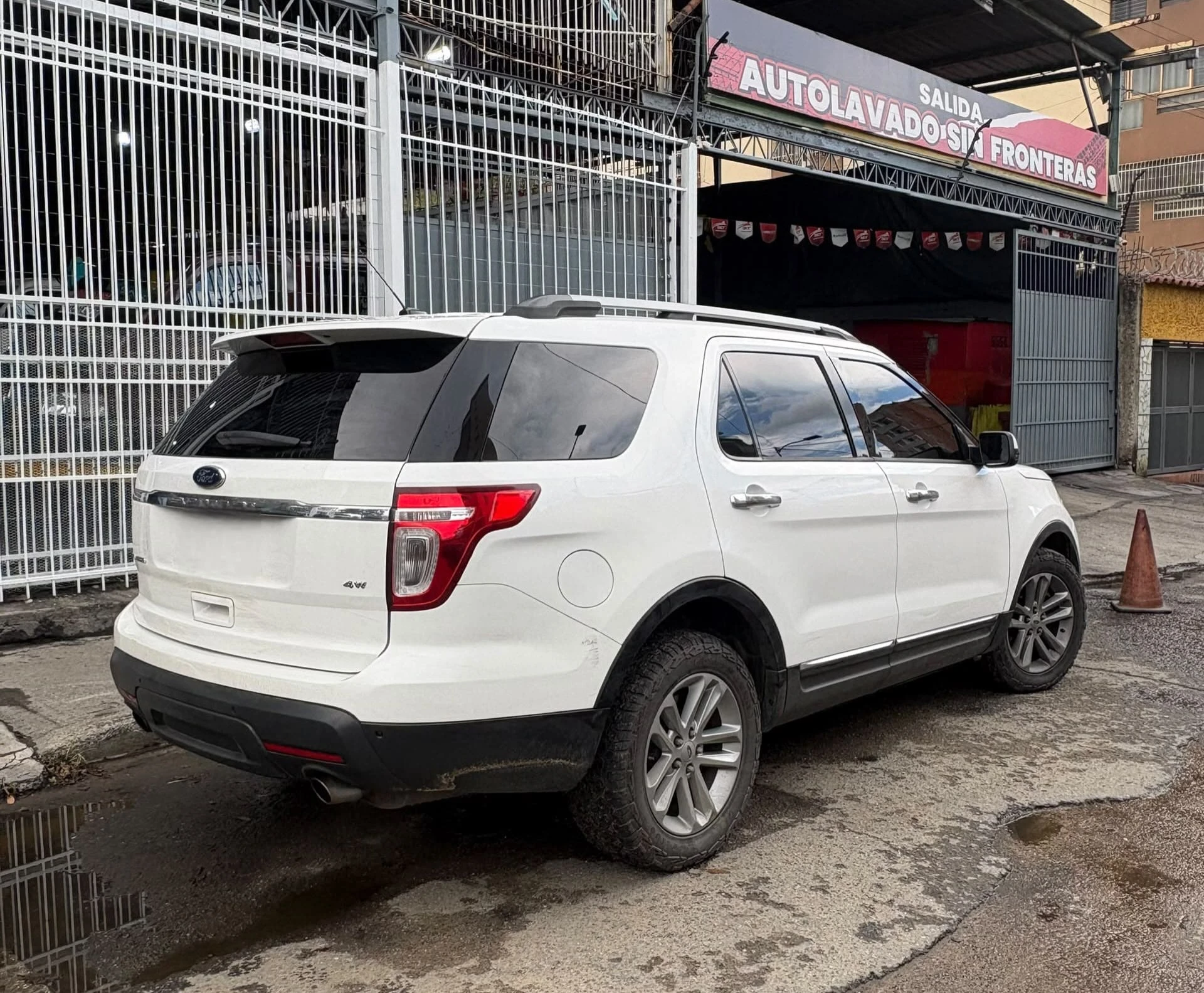 2013 Ford Explorer Limited — foto 5
