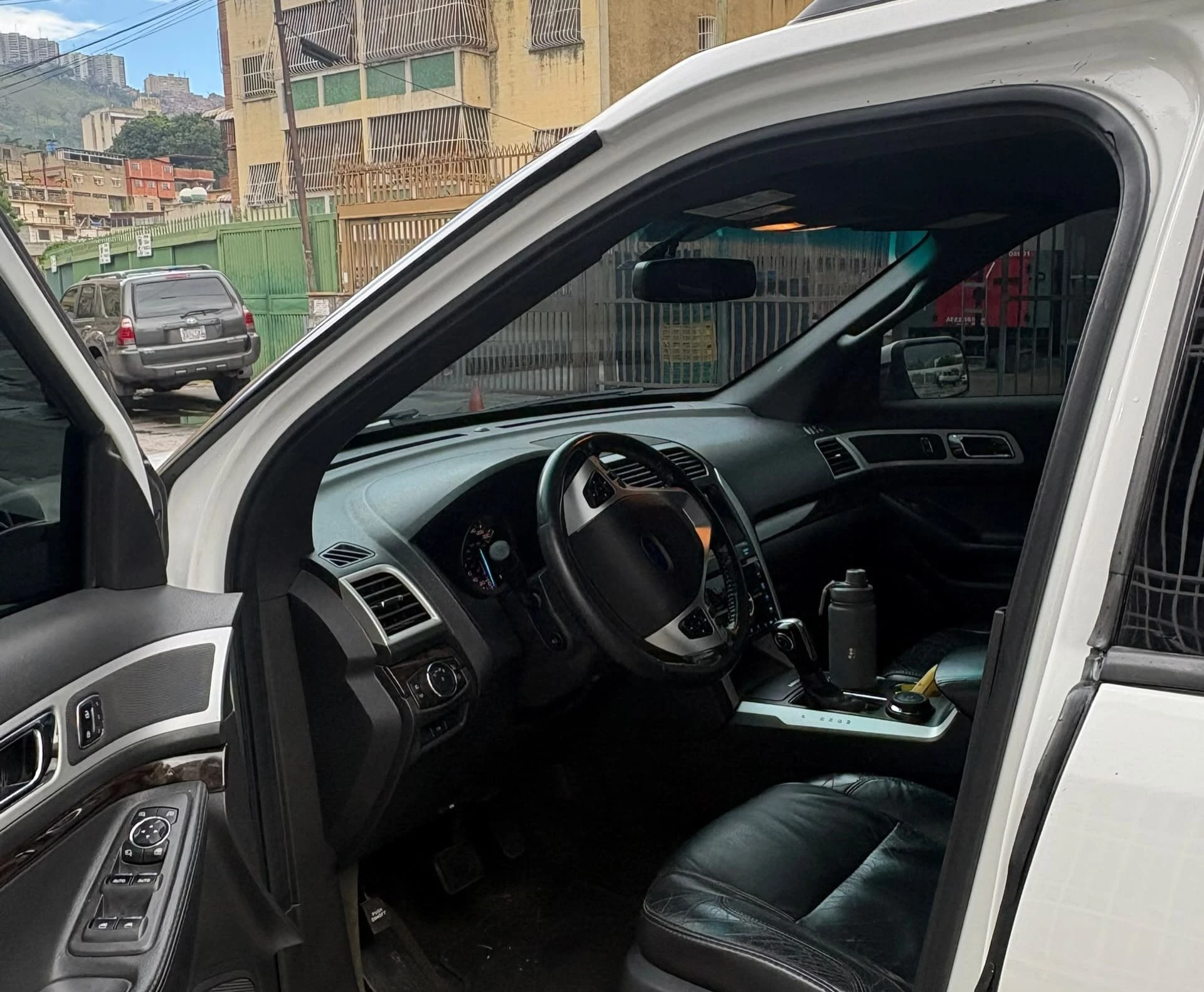 2013 Ford Explorer Limited — foto 6