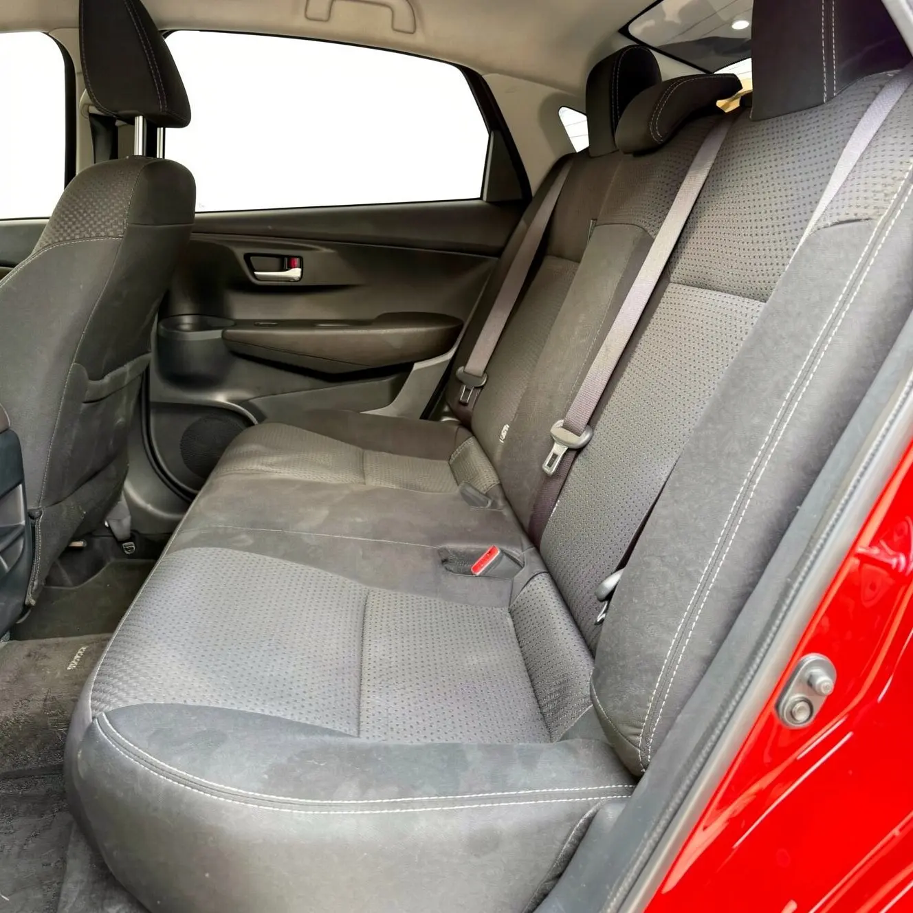 2025 Toyota Yaris E — foto 4