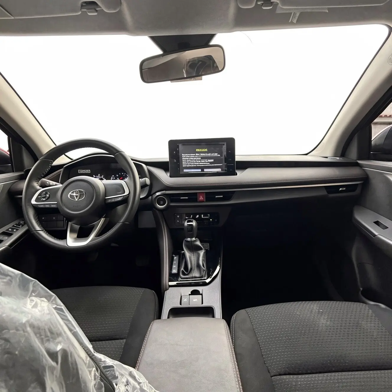 2025 Toyota Yaris E — foto 5