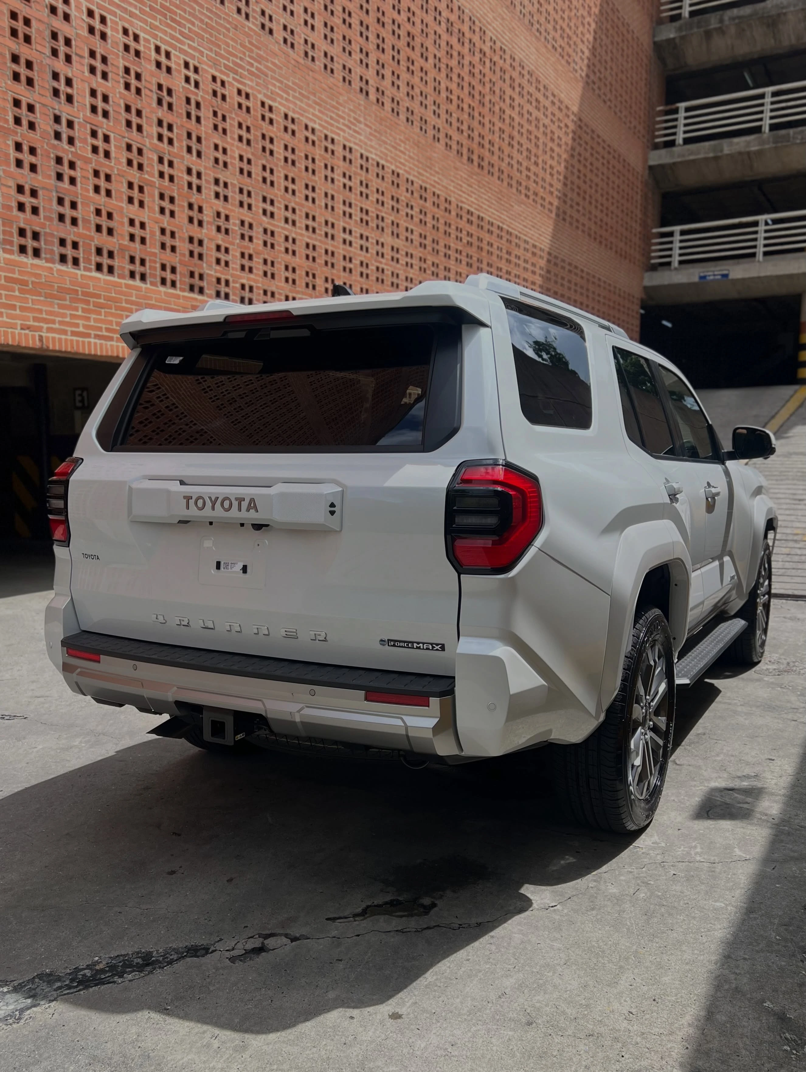 2026 Toyota 4Runner Limited iForce Max — foto 3