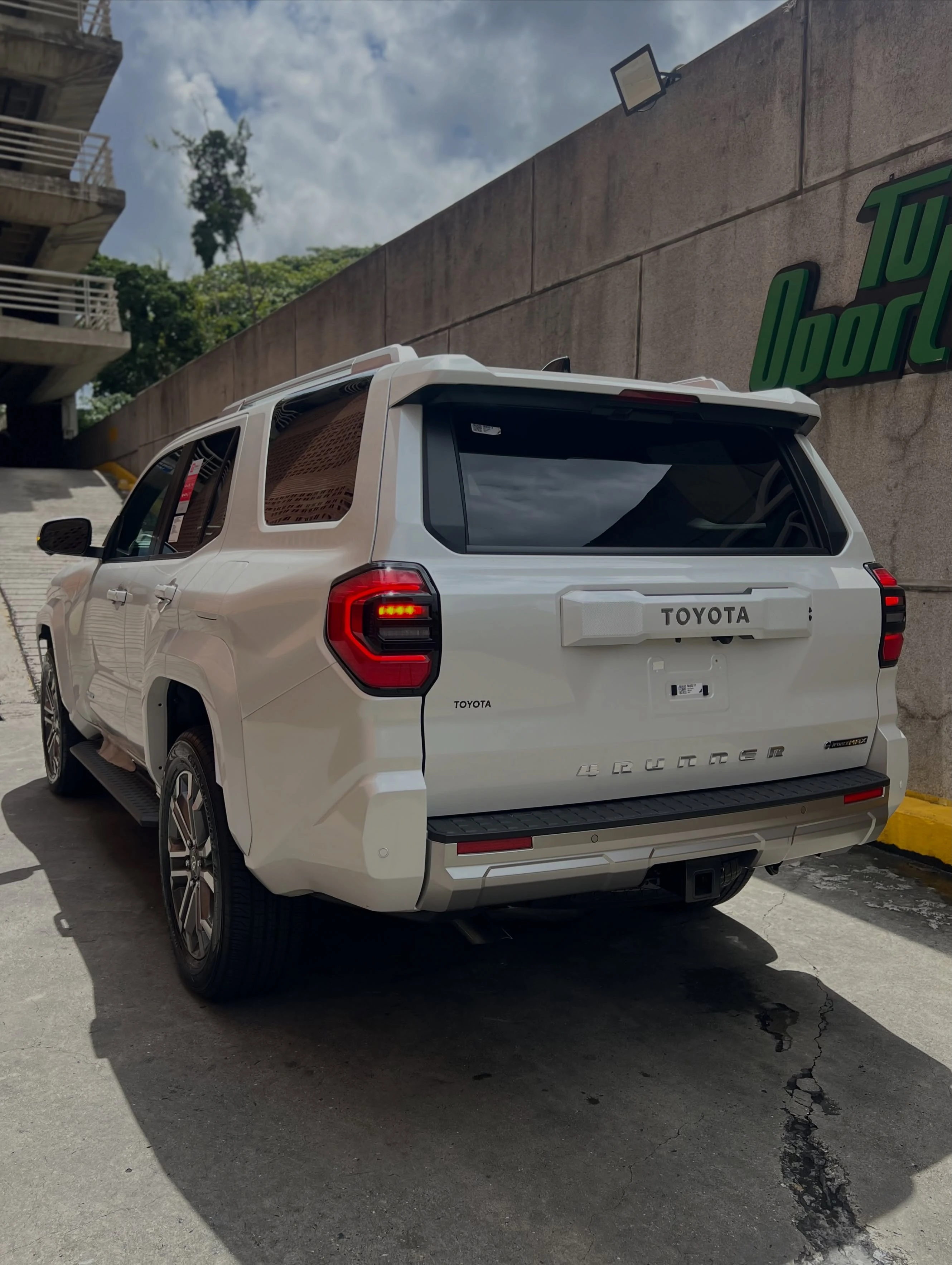 2026 Toyota 4Runner Limited iForce Max — foto 5