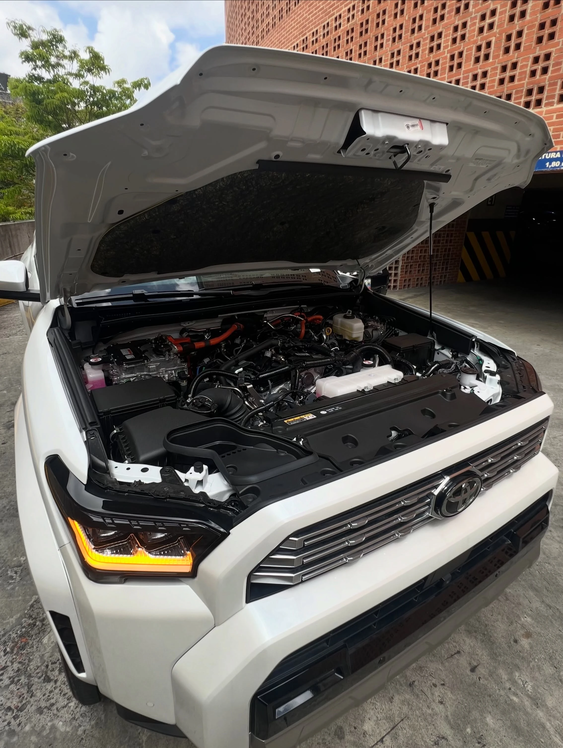2026 Toyota 4Runner Limited iForce Max — foto 14