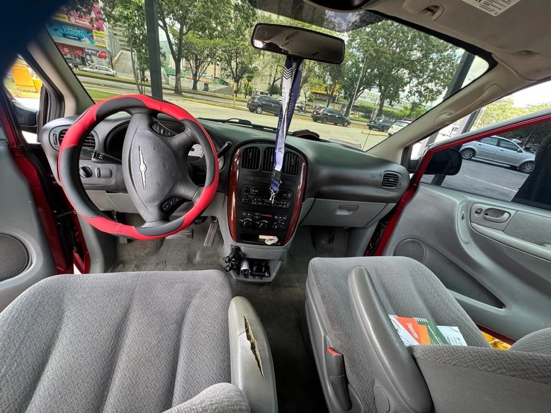 2006 Chrysler Town and Country LX — foto 6