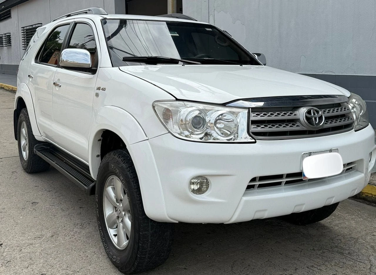 2011 Toyota Fortuner Sport