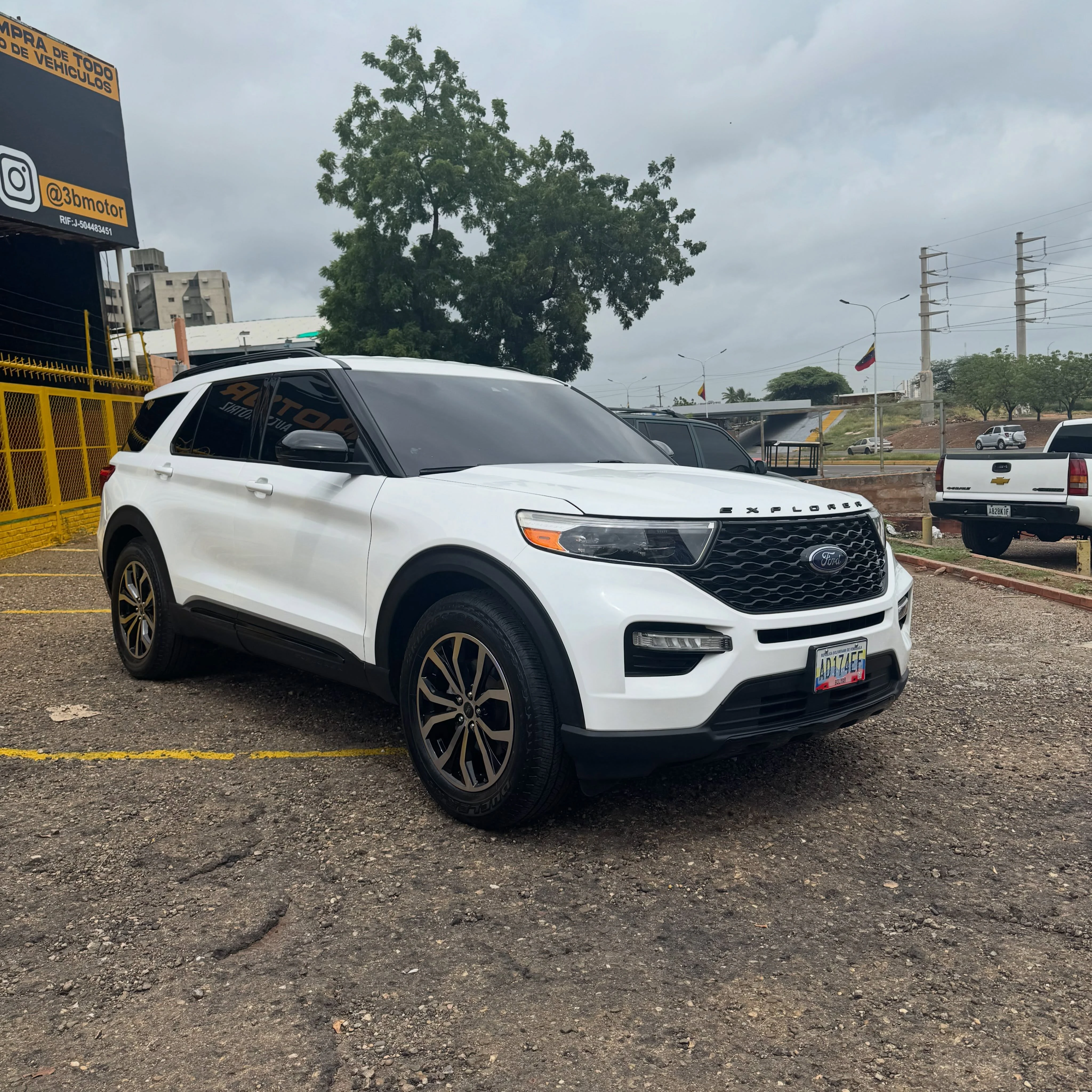 2020 Ford Explorer — foto 2